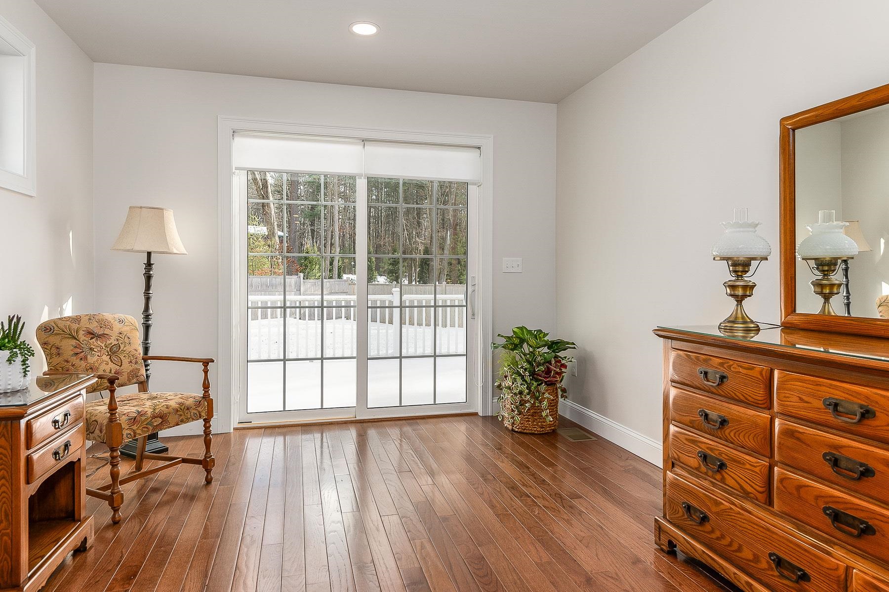 Dover, New Hampshire 03820, United States, 2 Bedrooms Bedrooms, ,2 BathroomsBathrooms,Residential,Pending,18172