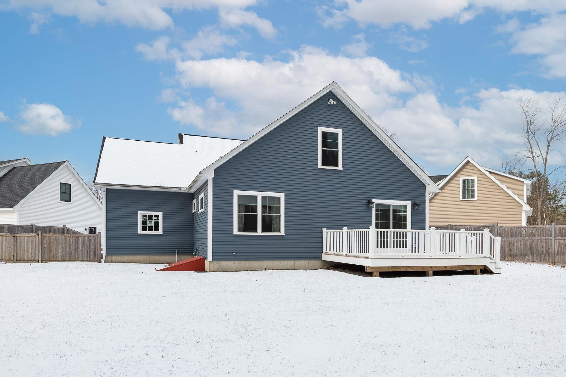 Dover, New Hampshire 03820, United States, 2 Bedrooms Bedrooms, ,2 BathroomsBathrooms,Residential,Pending,18172