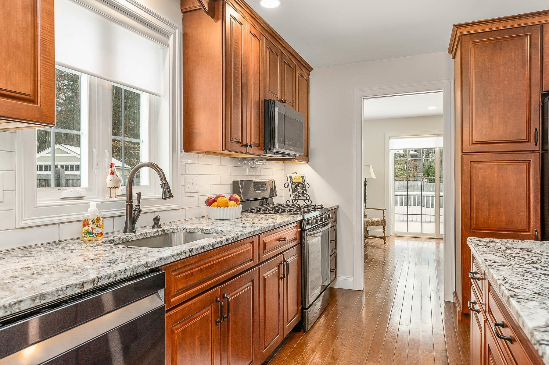 Dover, New Hampshire 03820, United States, 2 Bedrooms Bedrooms, ,2 BathroomsBathrooms,Residential,Pending,18172