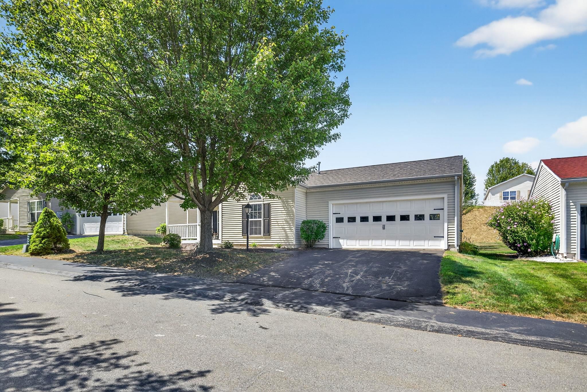 32 Greystone Way