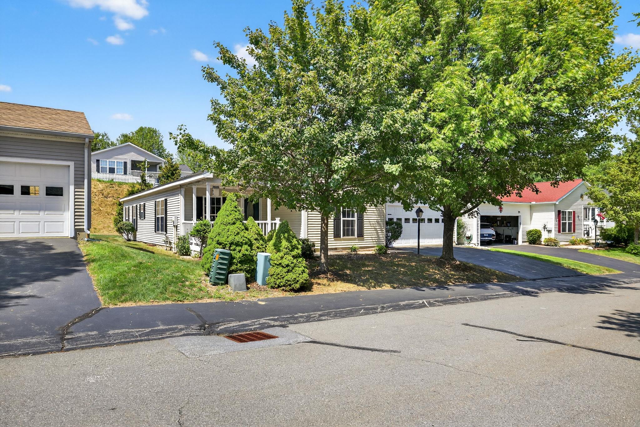32 Greystone Way