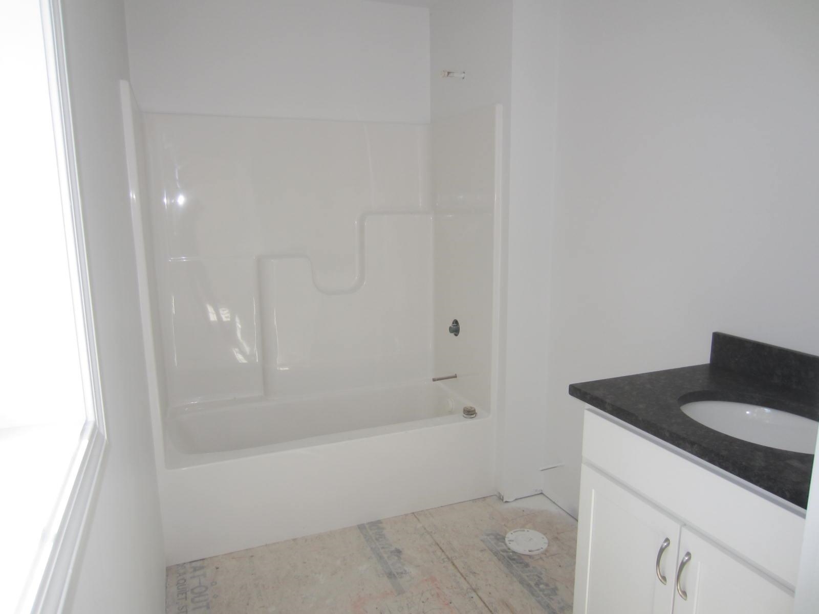 Wakefield, New Hampshire 03872, United States, 3 Bedrooms Bedrooms, ,2 BathroomsBathrooms,Residential,Active,136579