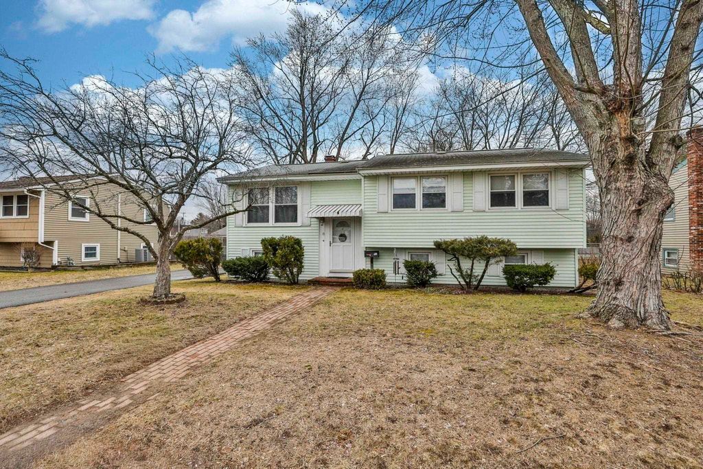 Photo of 8 Kingston Drive, Nashua, NH 03060 (MLS # 5085063)