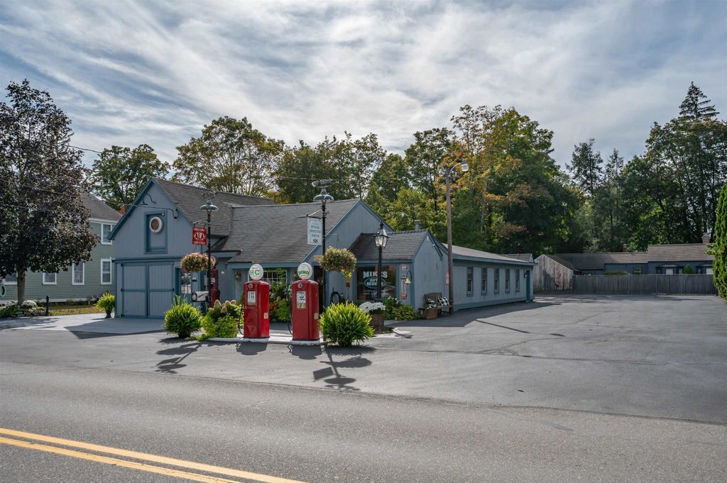 Photo of 107 Boston Post Road, Amherst, NH 03031 (MLS # 5063818)