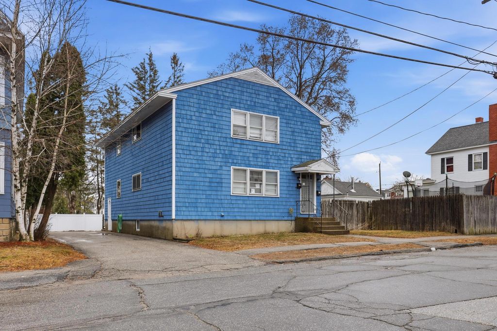 Photo of 1069 Hayward Street, Manchester, NH 03103 (MLS # 5081611)