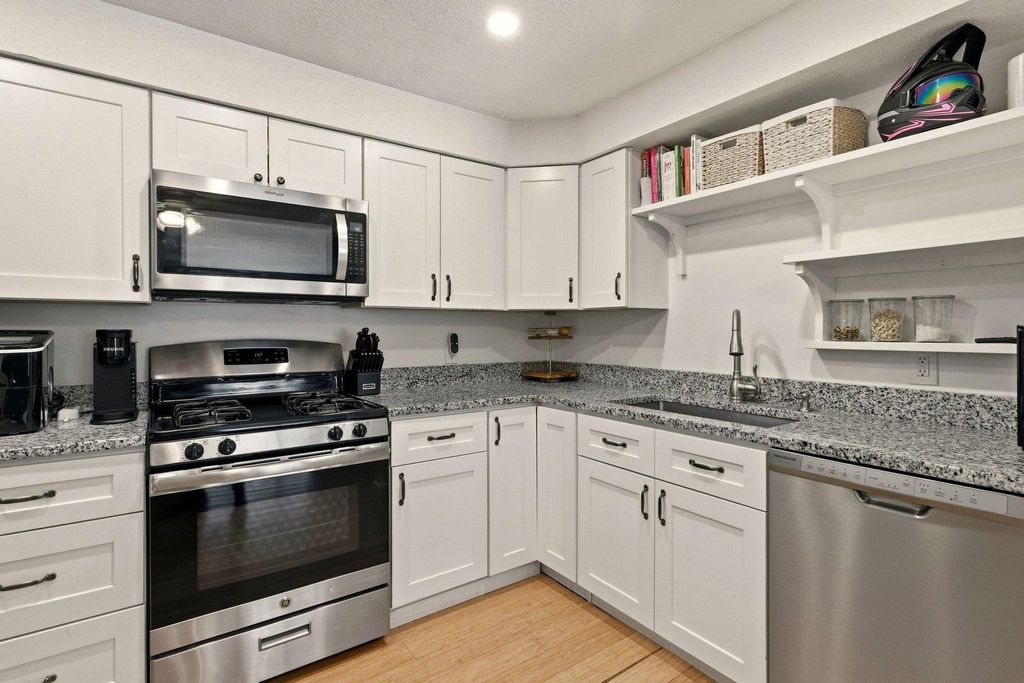 Photo of 50 Brookside Drive #F2, Exeter, NH 03833 (MLS # 5077538)