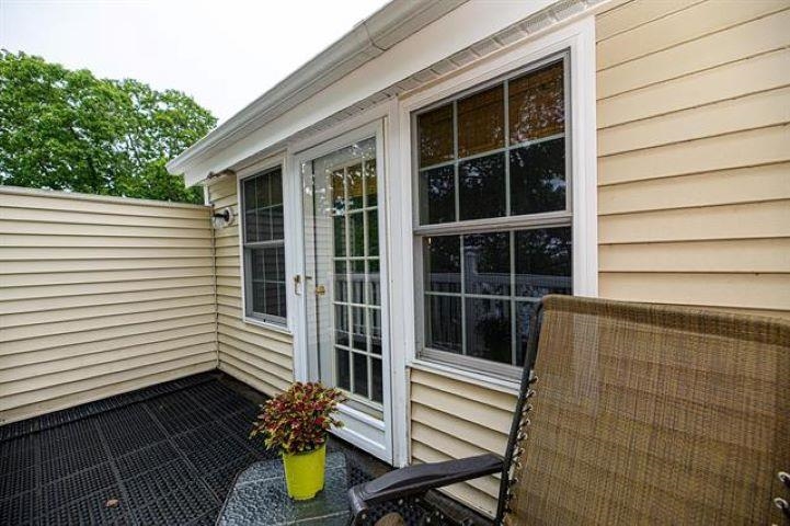 Hampton, New Hampshire 03842, United States, 2 Bedrooms Bedrooms, ,3 BathroomsBathrooms,Residential,Pending,12384