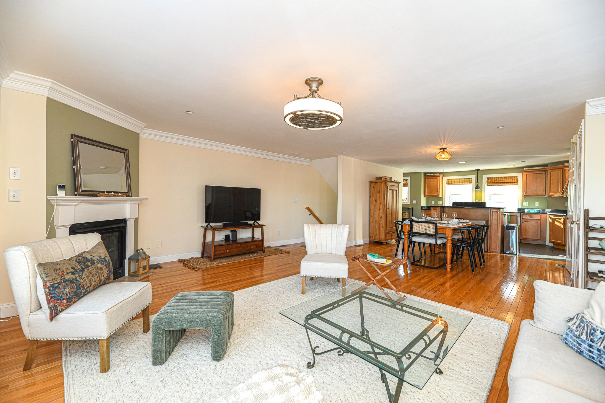 Hampton, New Hampshire 03842, United States, 2 Bedrooms Bedrooms, ,3 BathroomsBathrooms,Residential,Pending,12384