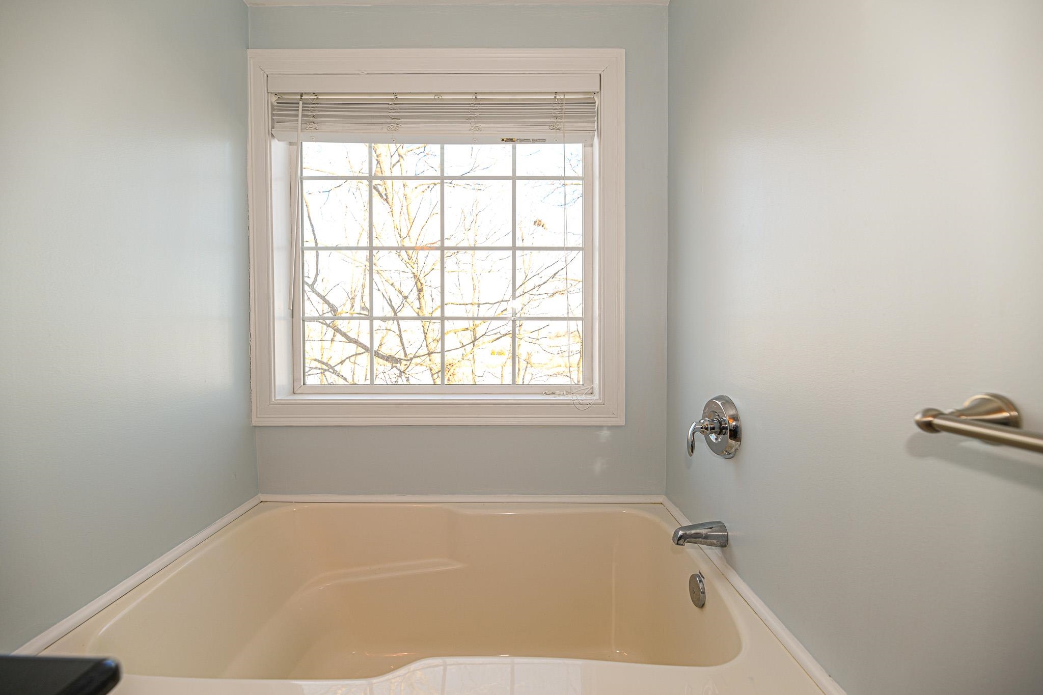 Hampton, New Hampshire 03842, United States, 2 Bedrooms Bedrooms, ,3 BathroomsBathrooms,Residential,Pending,12384