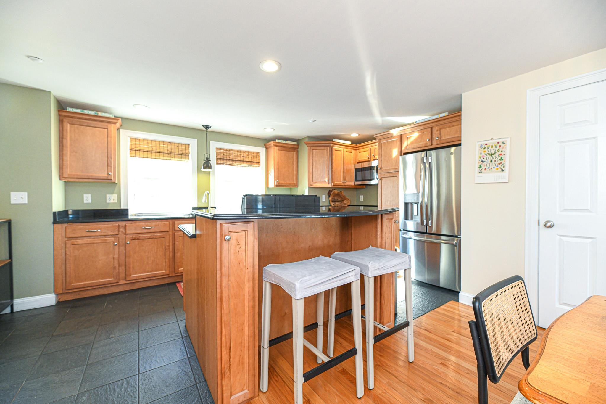 Hampton, New Hampshire 03842, United States, 2 Bedrooms Bedrooms, ,3 BathroomsBathrooms,Residential,Pending,12384