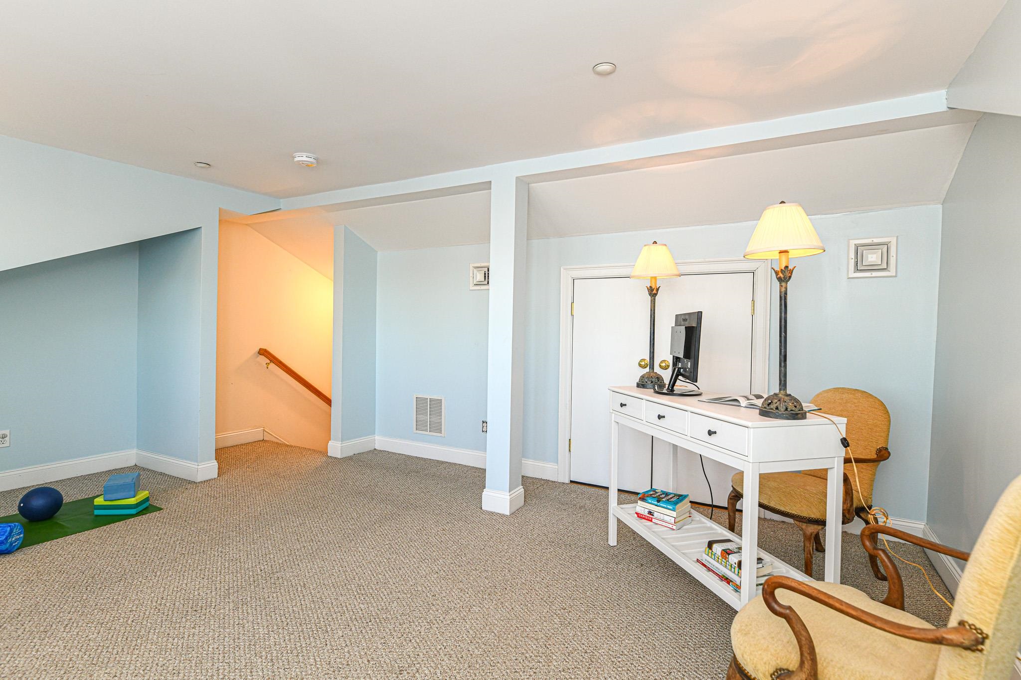 Hampton, New Hampshire 03842, United States, 2 Bedrooms Bedrooms, ,3 BathroomsBathrooms,Residential,Pending,12384