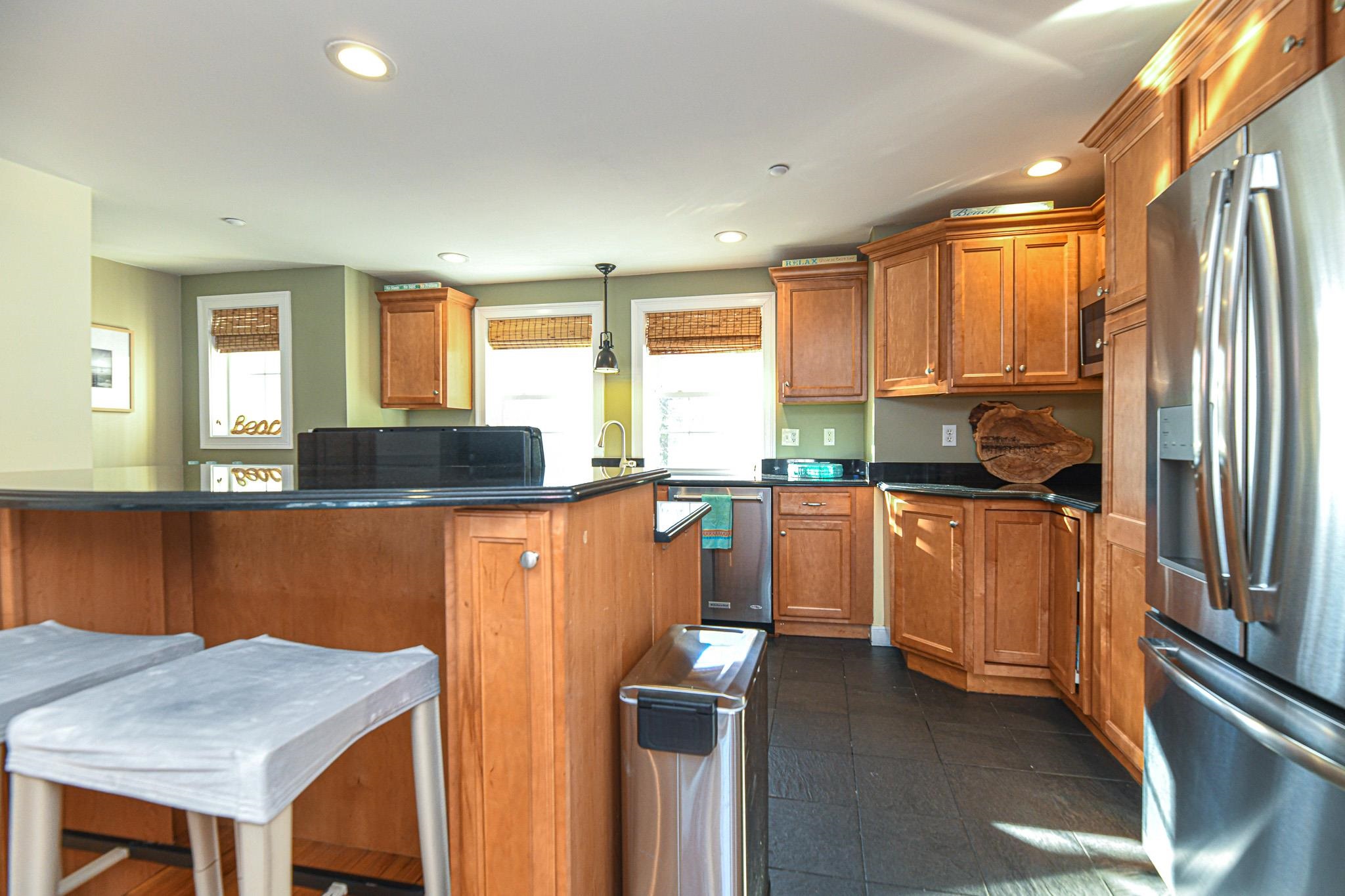 Hampton, New Hampshire 03842, United States, 2 Bedrooms Bedrooms, ,3 BathroomsBathrooms,Residential,Pending,12384