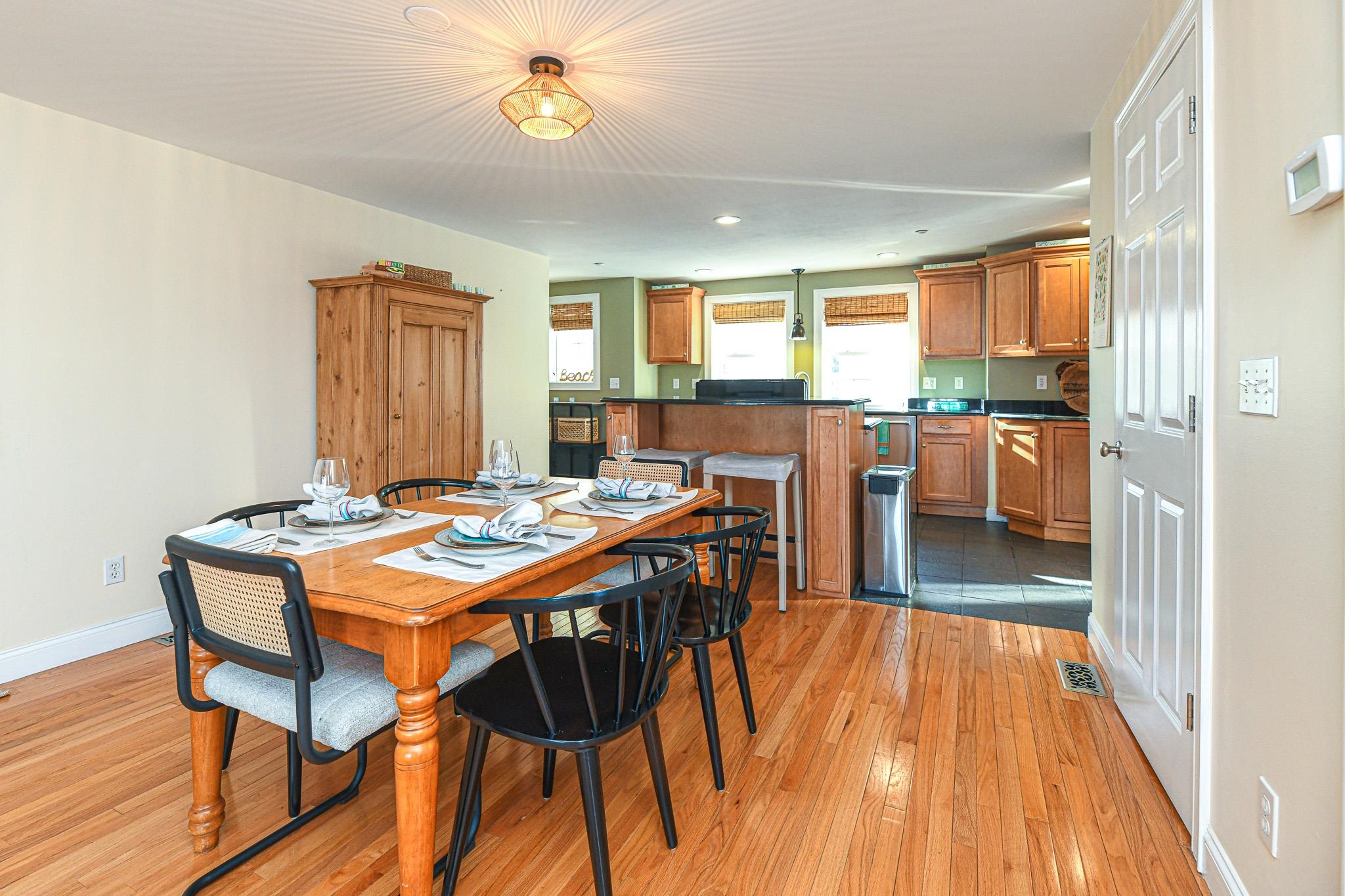 Hampton, New Hampshire 03842, United States, 2 Bedrooms Bedrooms, ,3 BathroomsBathrooms,Residential,Pending,12384