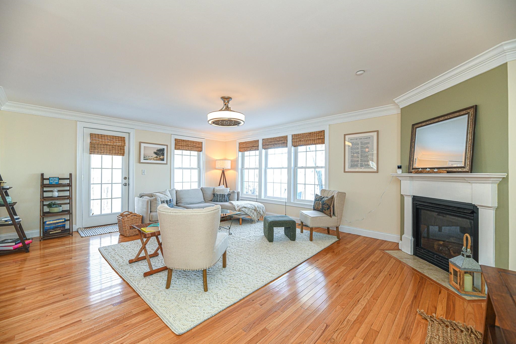 Hampton, New Hampshire 03842, United States, 2 Bedrooms Bedrooms, ,3 BathroomsBathrooms,Residential,Pending,12384