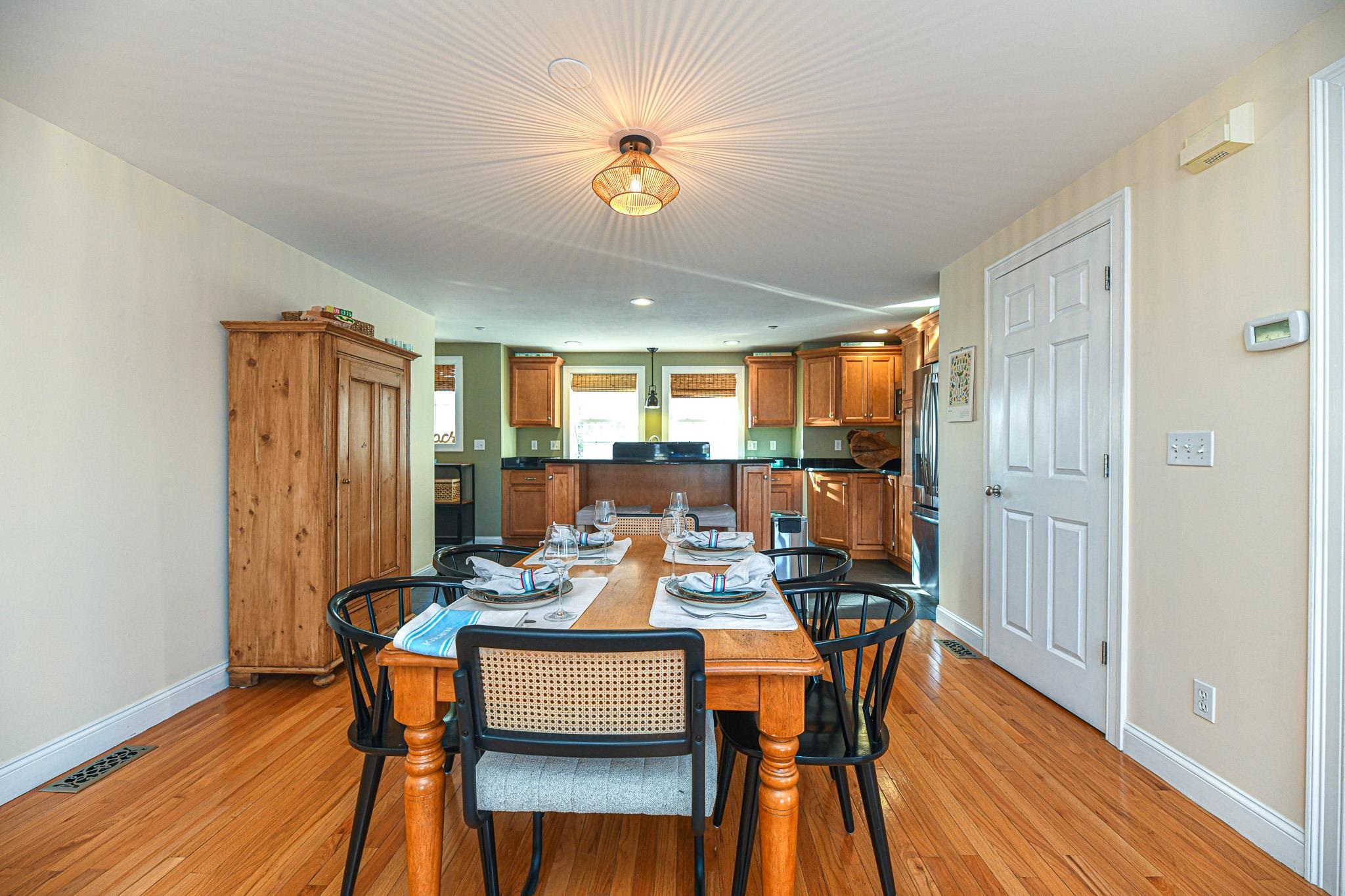 Hampton, New Hampshire 03842, United States, 2 Bedrooms Bedrooms, ,3 BathroomsBathrooms,Residential,Pending,12384