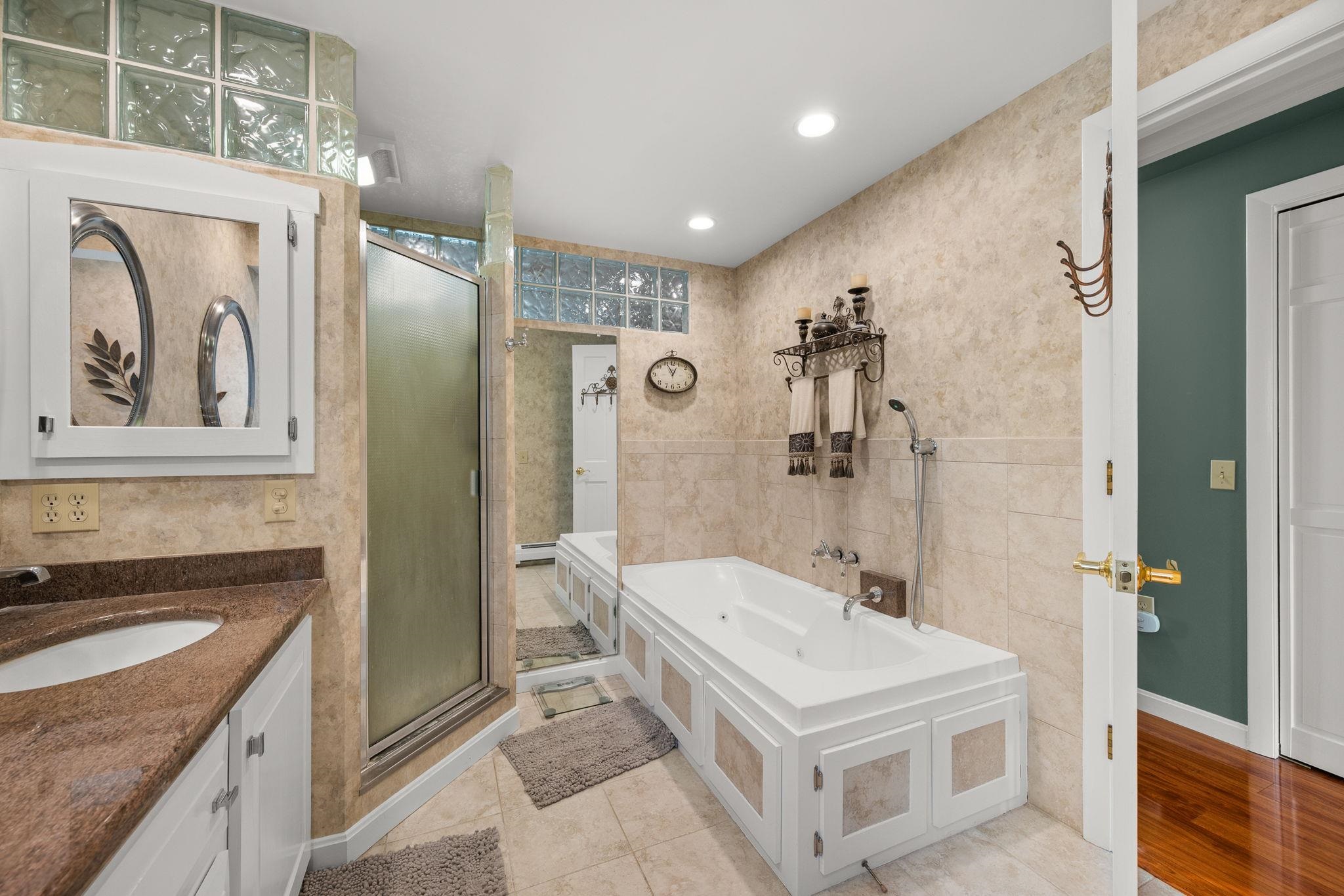 Barre Town, Vermont 05641, United States, 4 Bedrooms Bedrooms, ,5 BathroomsBathrooms,Residential,Pending,141731