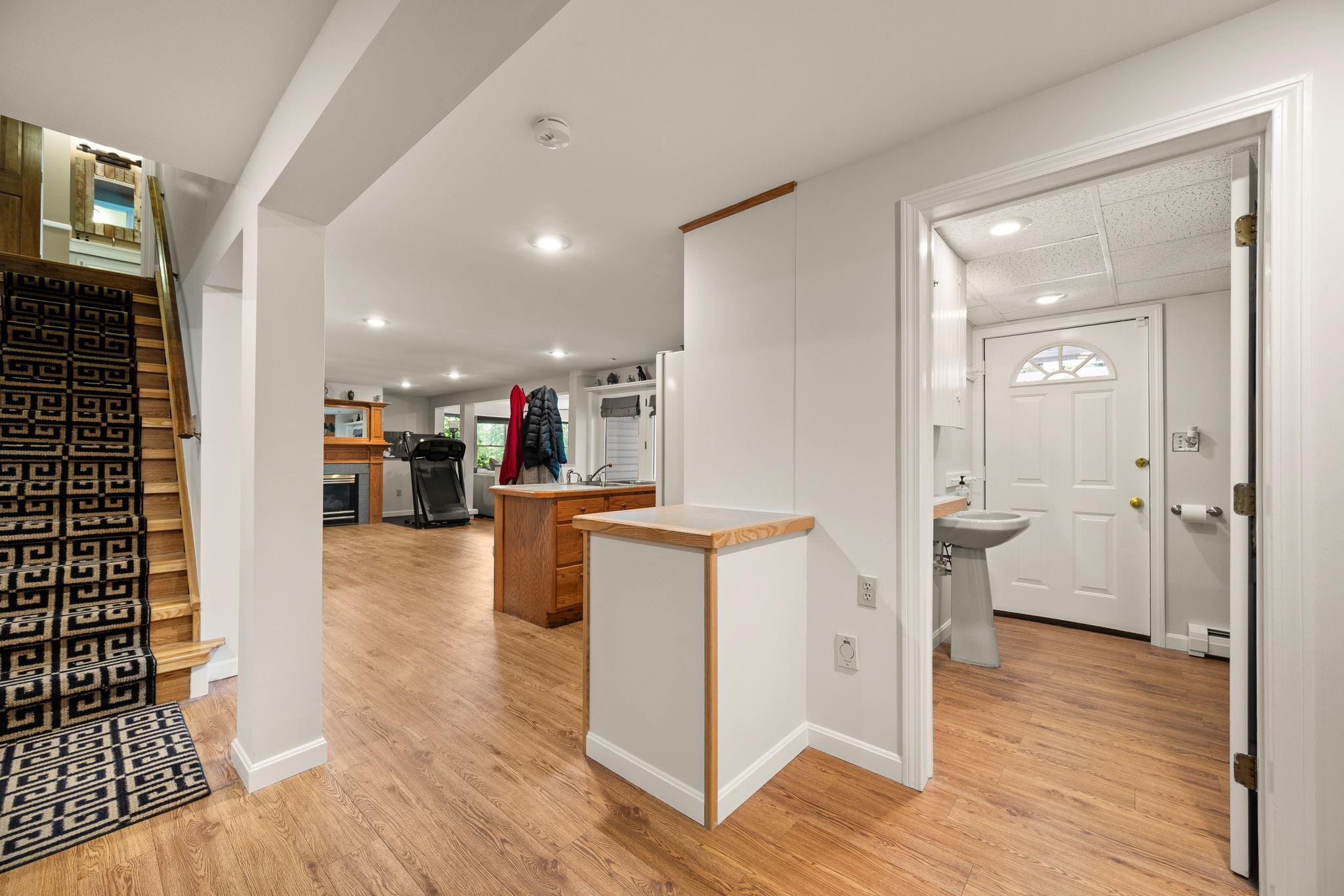 Barre Town, Vermont 05641, United States, 4 Bedrooms Bedrooms, ,5 BathroomsBathrooms,Residential,Pending,141731