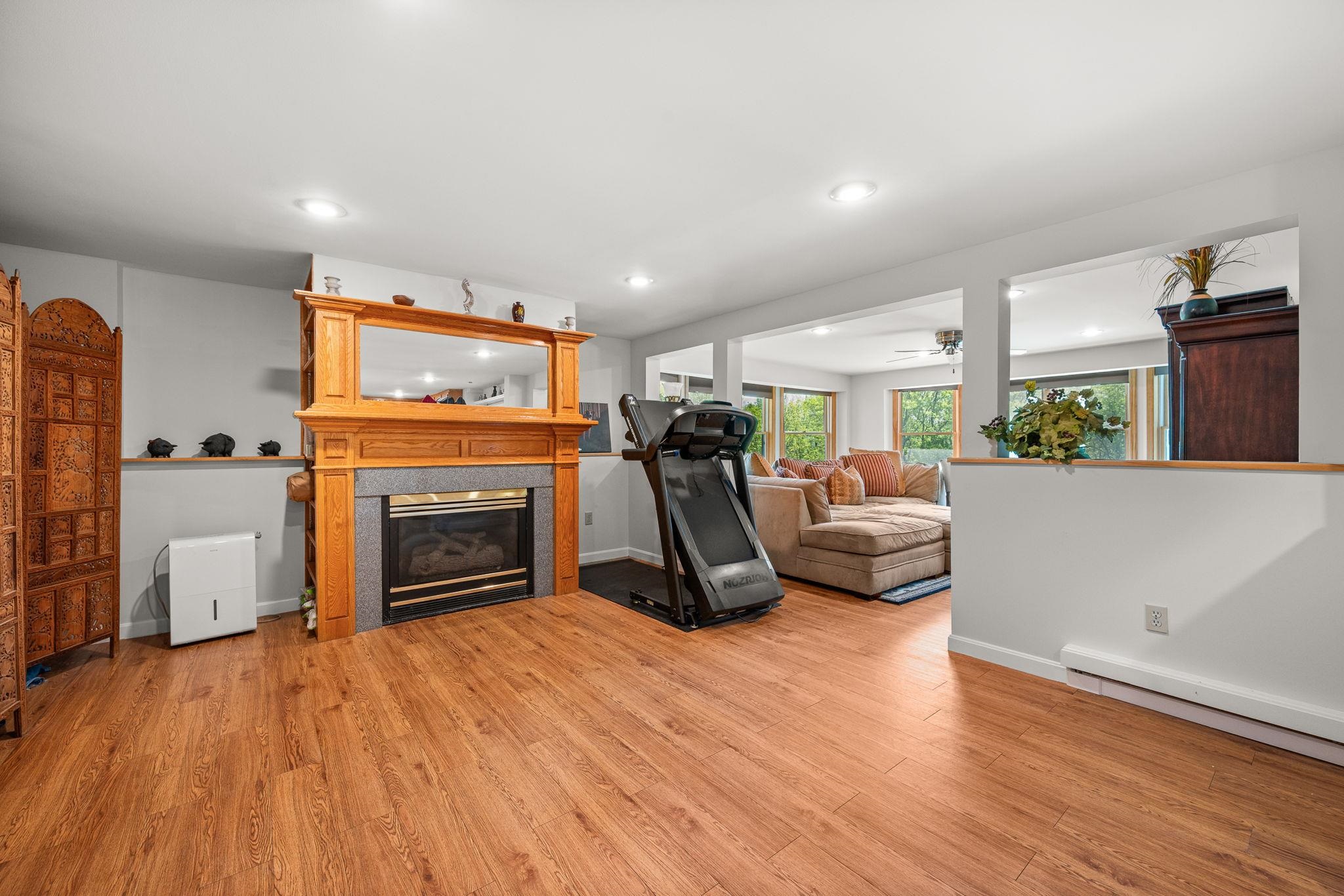 Barre Town, Vermont 05641, United States, 4 Bedrooms Bedrooms, ,5 BathroomsBathrooms,Residential,Pending,141731