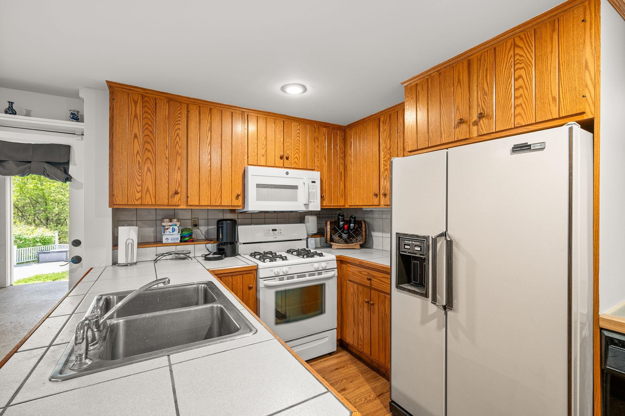 Barre Town, Vermont 05641, United States, 4 Bedrooms Bedrooms, ,5 BathroomsBathrooms,Residential,Pending,141731