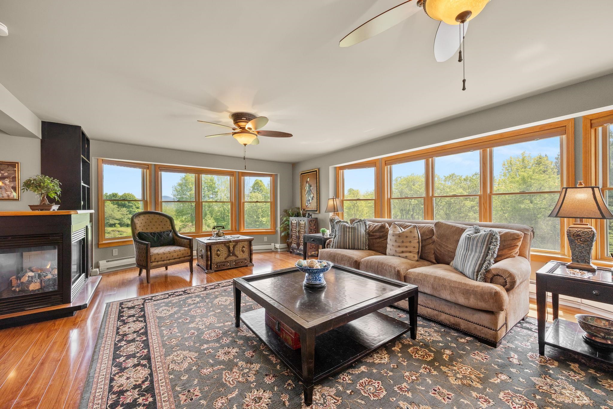 Barre Town, Vermont 05641, United States, 4 Bedrooms Bedrooms, ,5 BathroomsBathrooms,Residential,Pending,141731