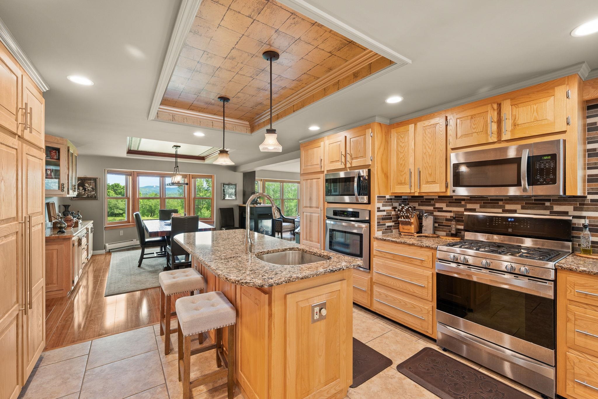 Barre Town, Vermont 05641, United States, 4 Bedrooms Bedrooms, ,5 BathroomsBathrooms,Residential,Pending,141731