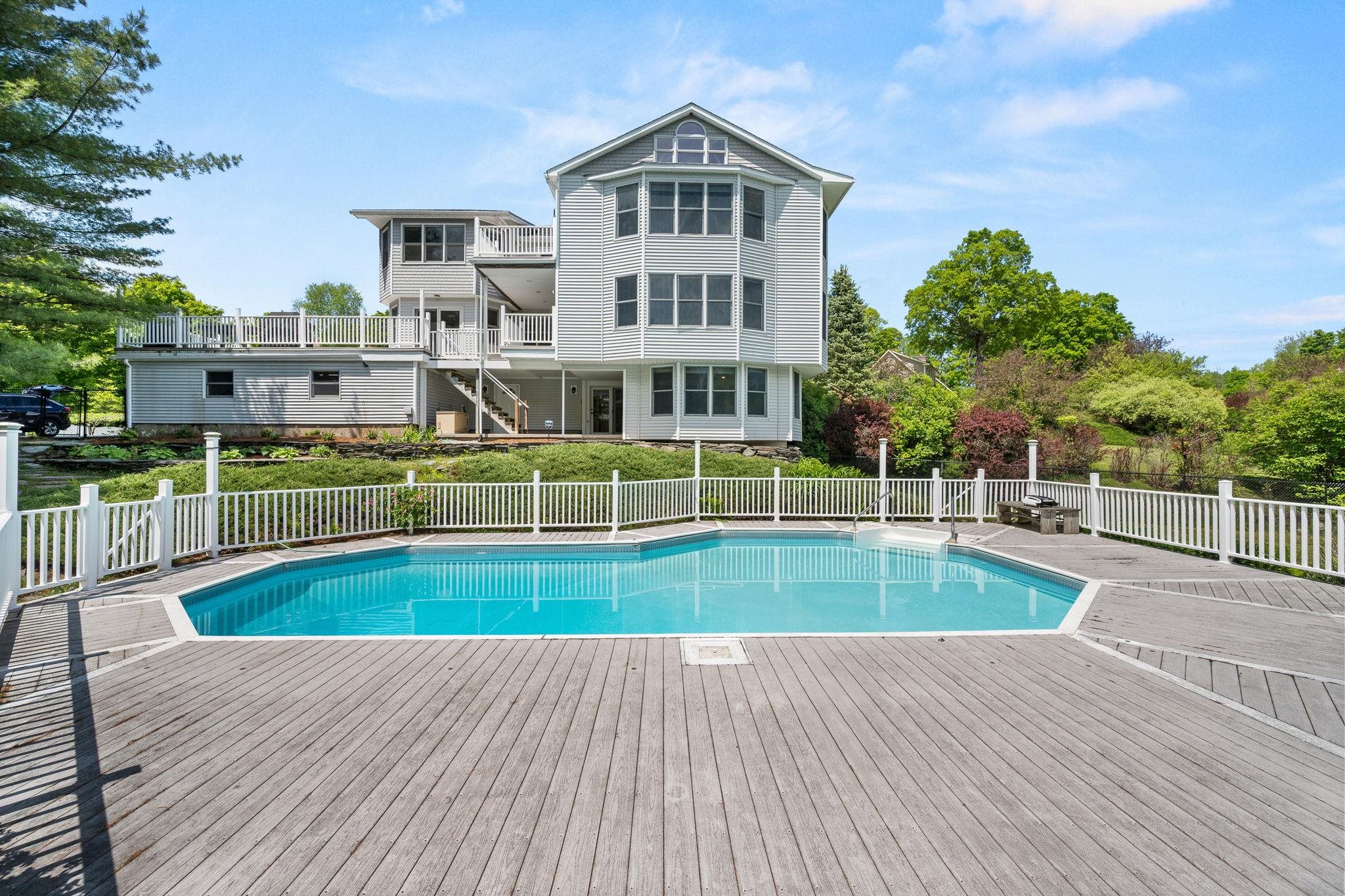 Barre Town, Vermont 05641, United States, 4 Bedrooms Bedrooms, ,5 BathroomsBathrooms,Residential,Pending,141731