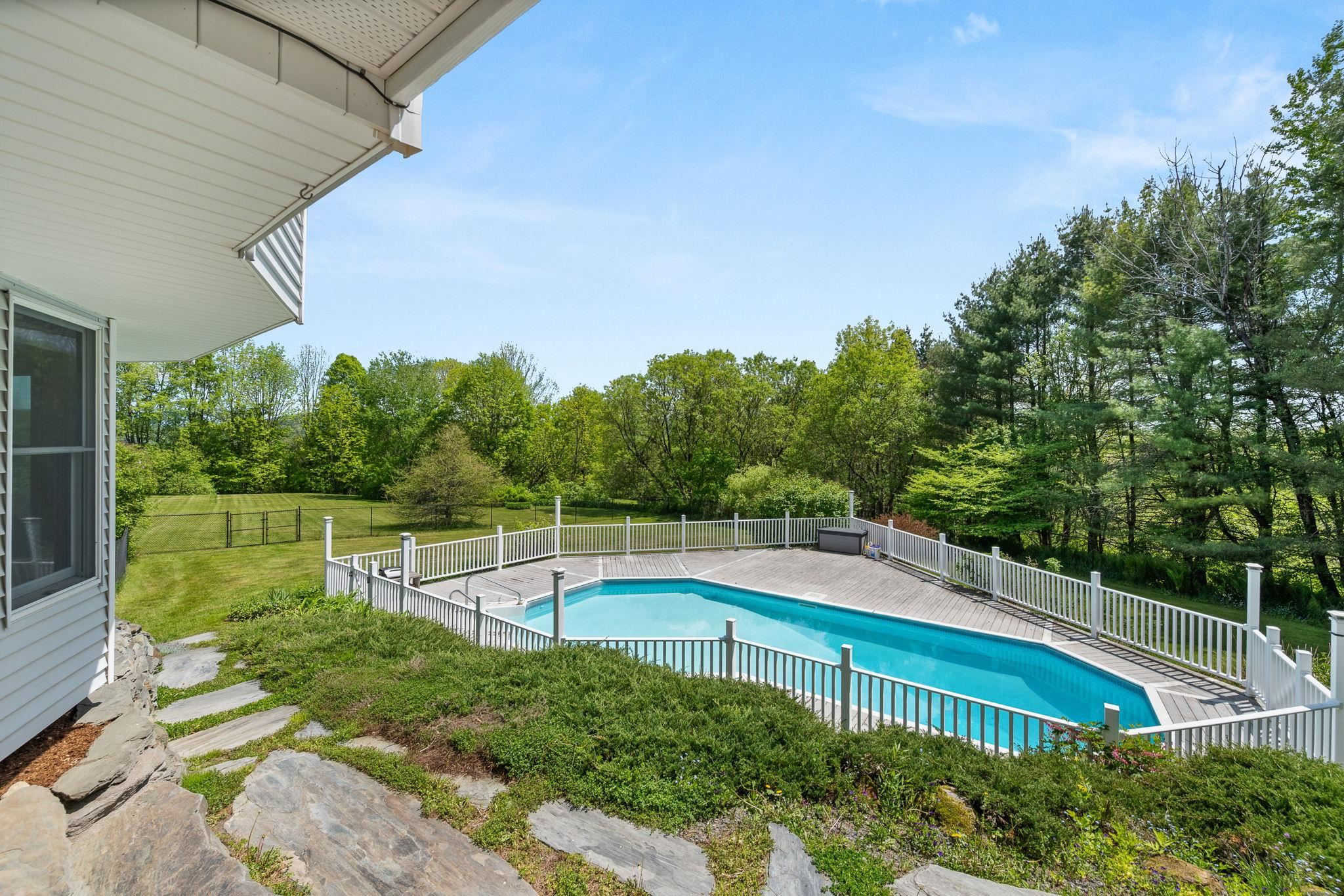 Barre Town, Vermont 05641, United States, 4 Bedrooms Bedrooms, ,5 BathroomsBathrooms,Residential,Pending,141731