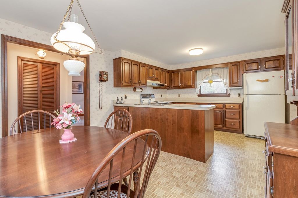 Photo of 1 Currier Road, Pelham, NH 03076 (MLS # 5070718)