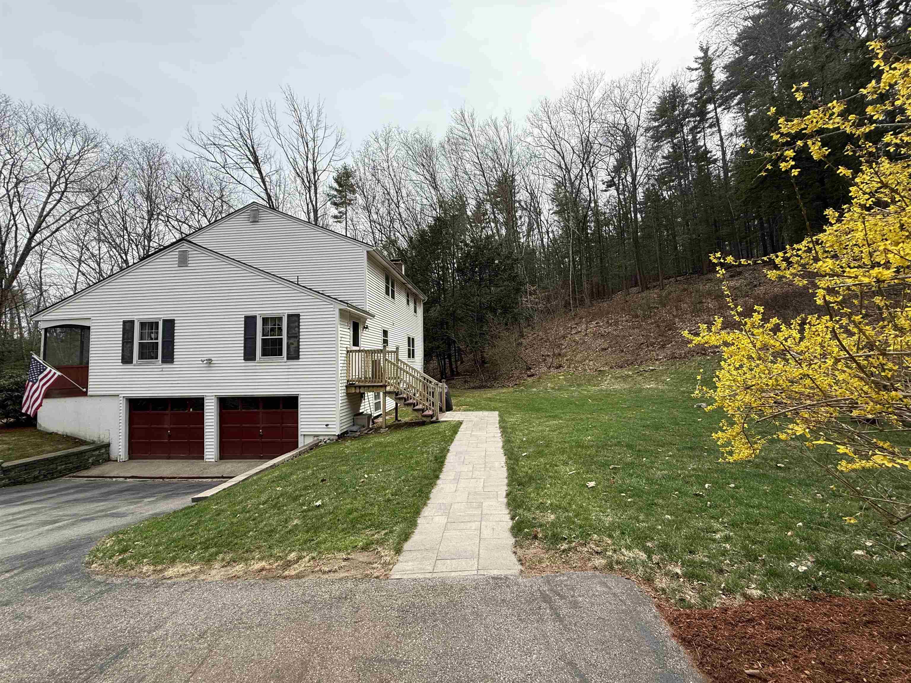 12 Nathaniel Drive