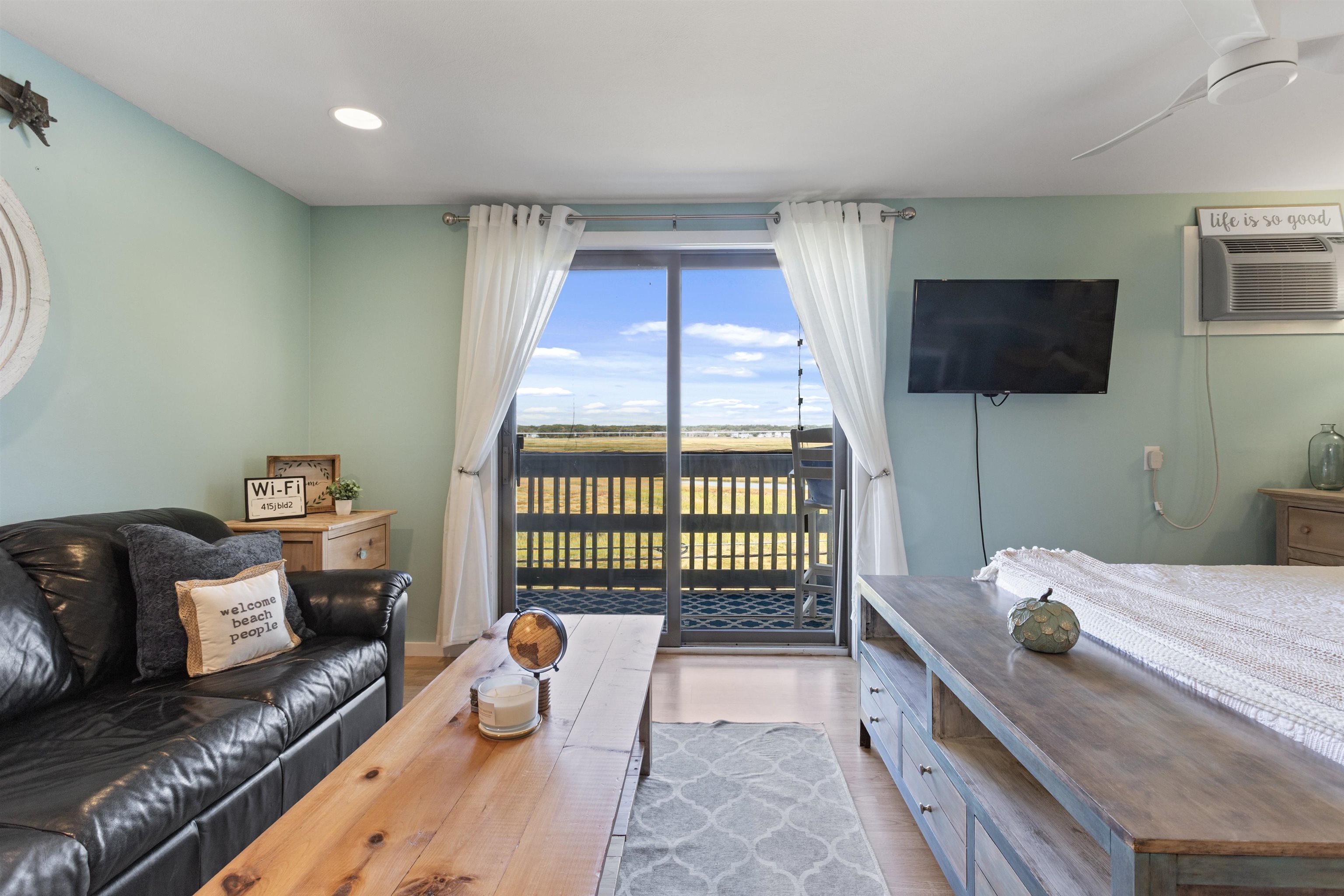 415 Ocean Boulevard 2E