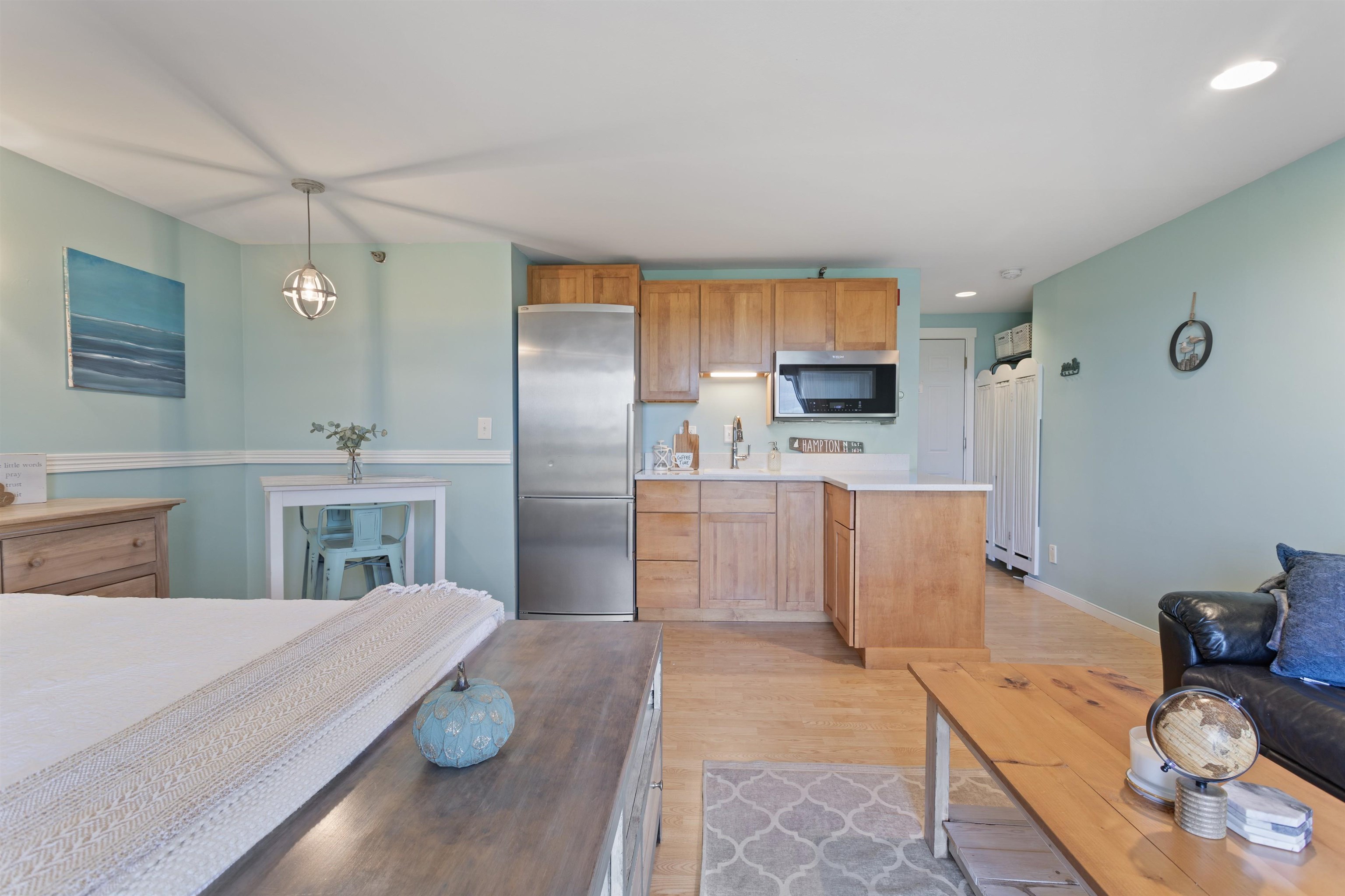 415 Ocean Boulevard 2E