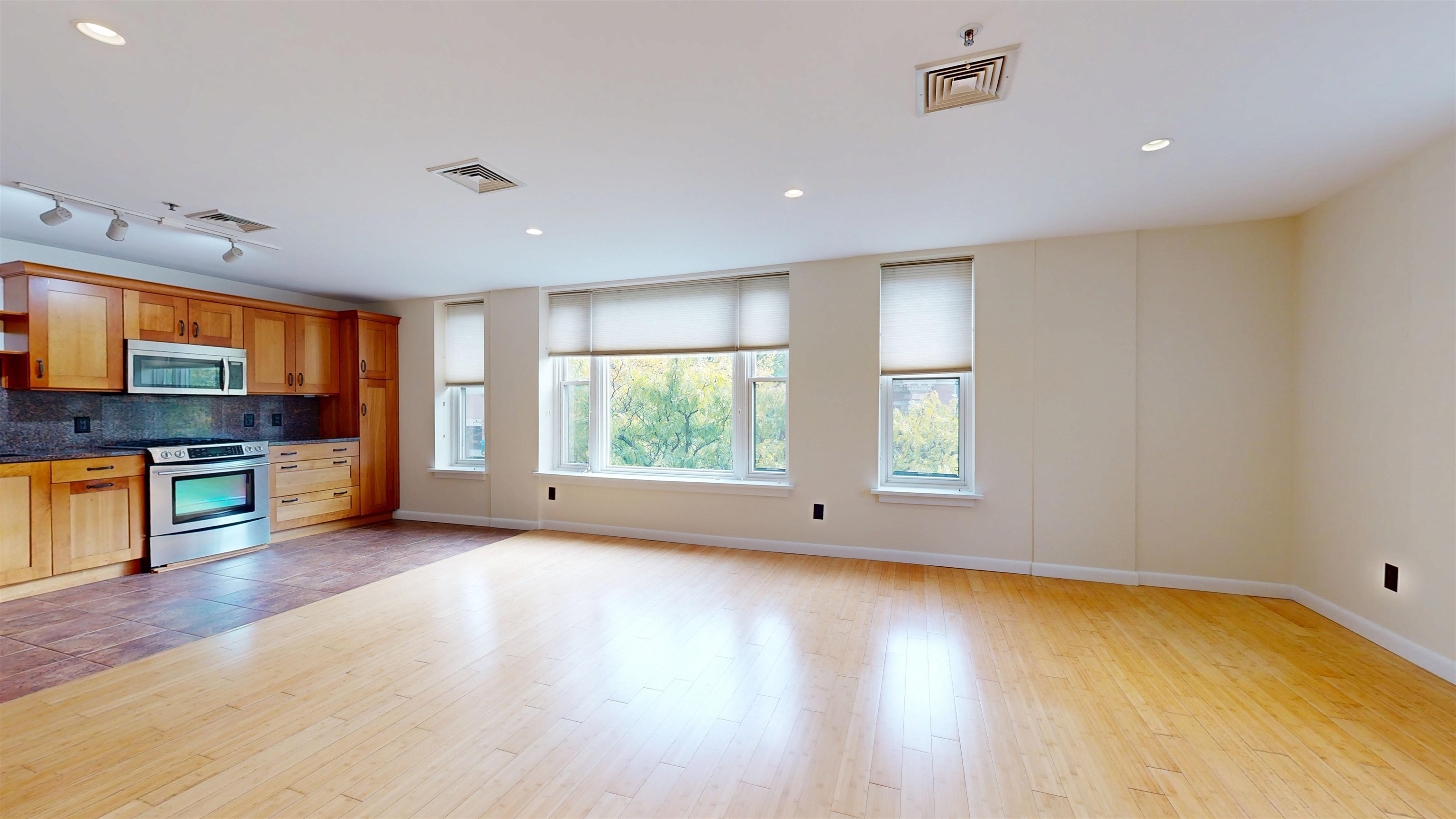 230 College Street 7