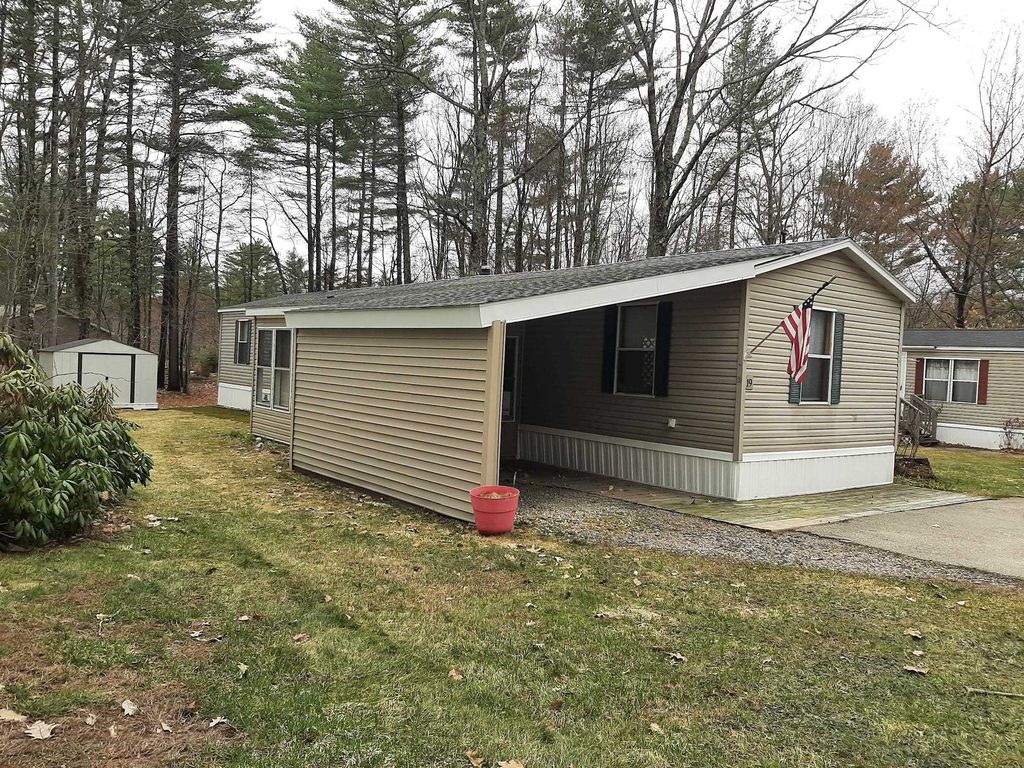 Photo of 19 Eagle Ledge Loop, Conway, NH 03813 (MLS # 5073586)