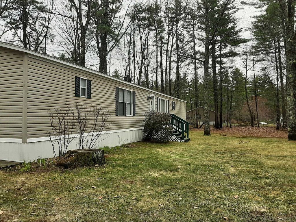Photo of 19 Eagle Ledge Loop, Conway, NH 03813 (MLS # 5073586)