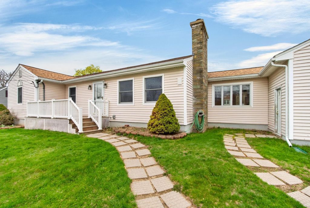 Photo of 13 Darryl Lane, Salem, NH 03079 (MLS # 5085034)