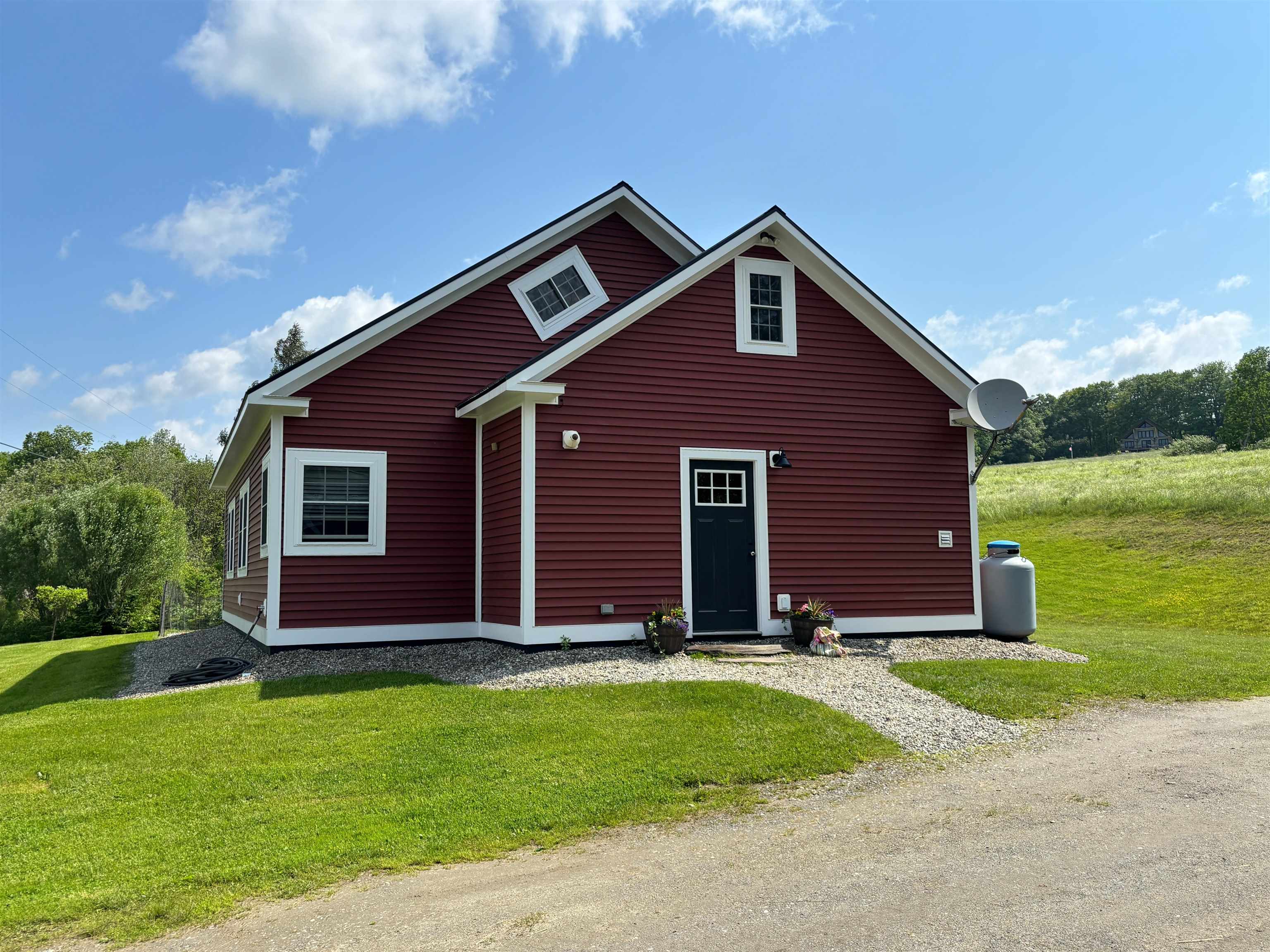 16 Hartwell Pond Road