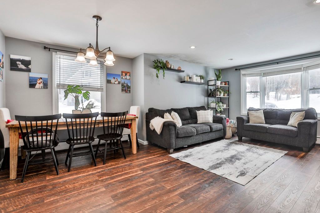 Photo of 8 Franconia Drive, Merrimack, NH 03054 (MLS # 5076421)