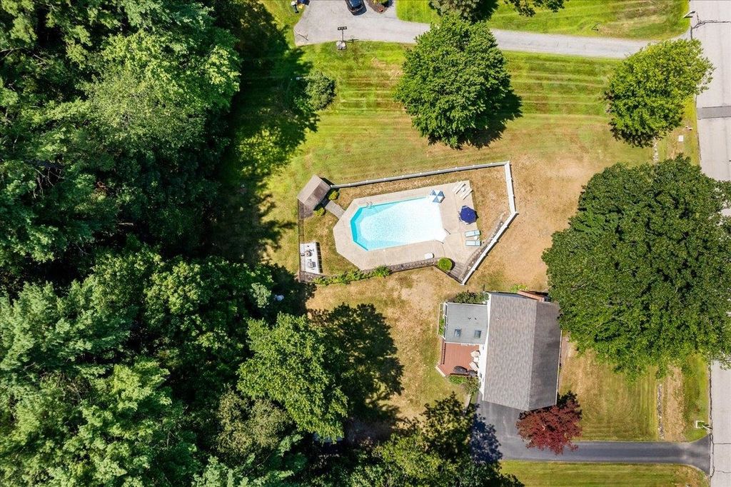 Photo of 29 Rolling Ridge Road, Londonderry, NH 03053 (MLS # 5082264)