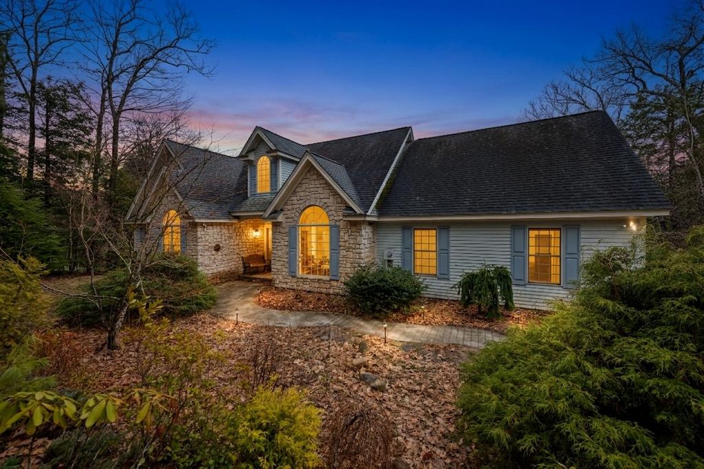 Photo of 105 Pemigewasset Shores Drive, Bristol, NH 03222 (MLS # 5083479)