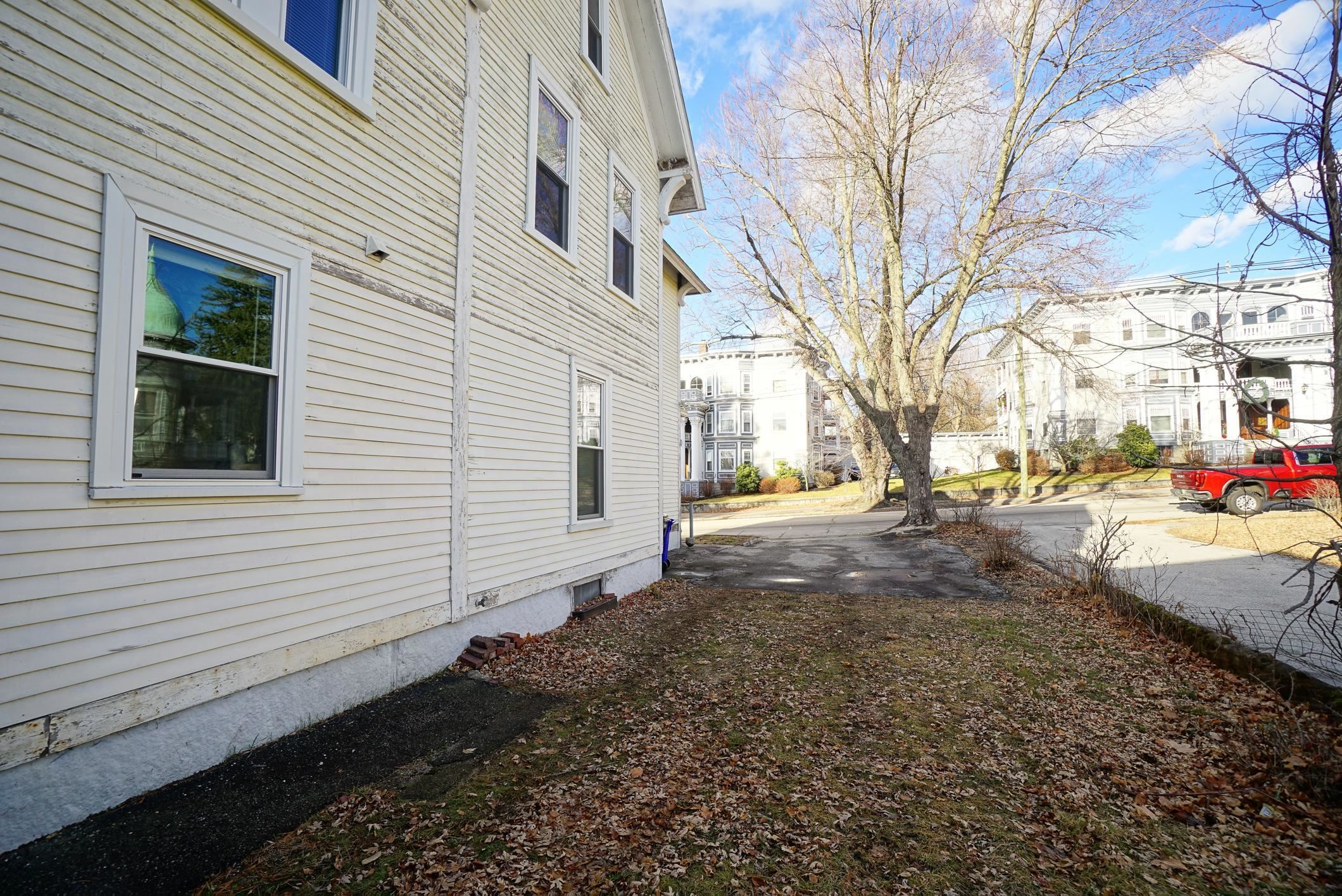 489 Hanover Street