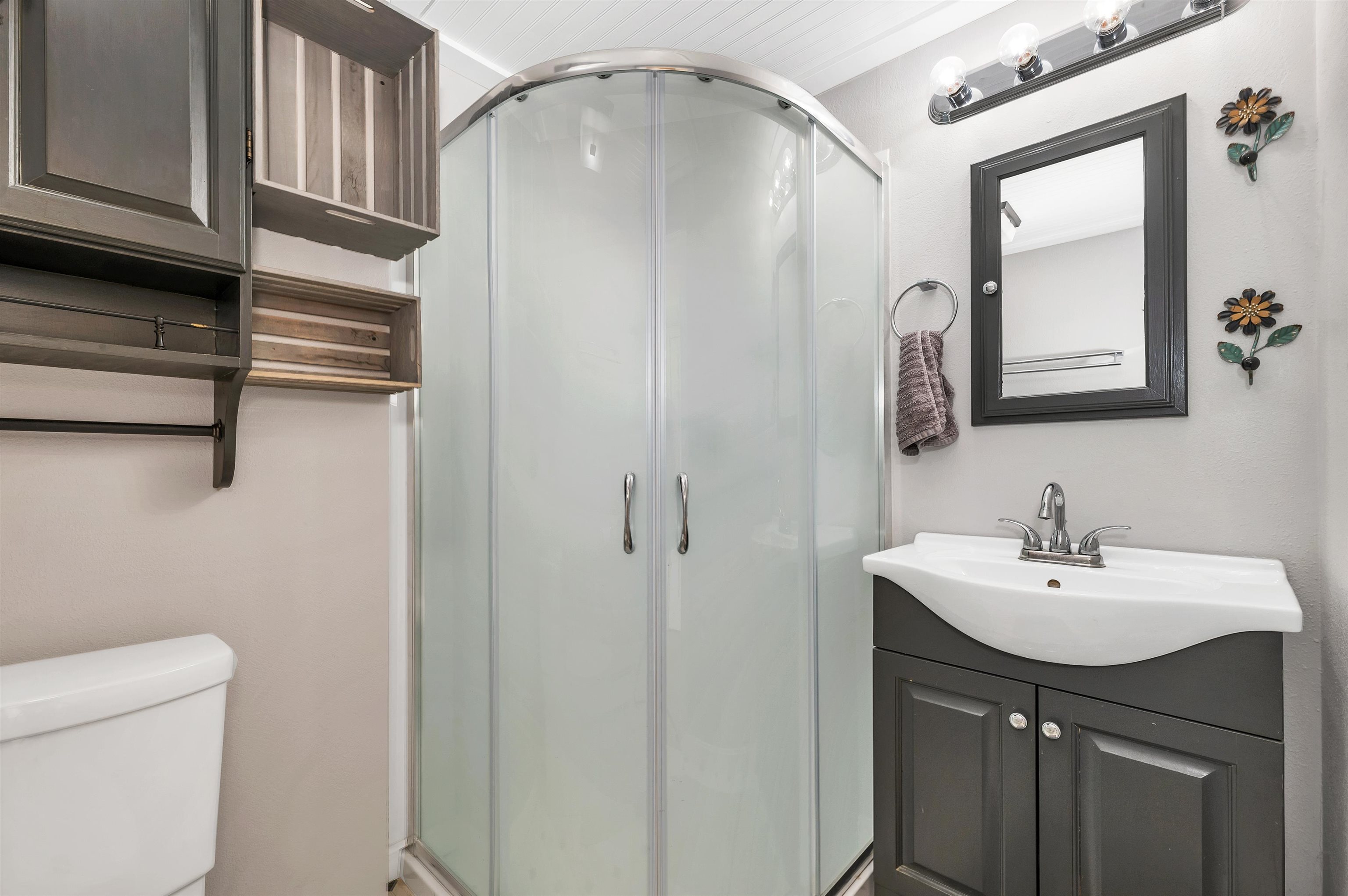 Franklin, New Hampshire 03235, United States, 2 Bedrooms Bedrooms, ,2 BathroomsBathrooms,Residential,Pending,104242