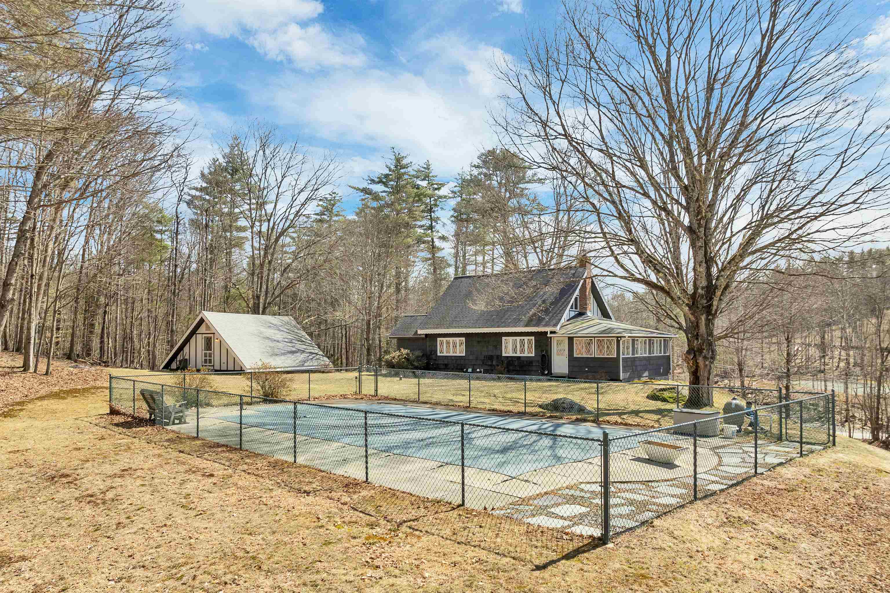 Franklin, New Hampshire 03235, United States, 2 Bedrooms Bedrooms, ,2 BathroomsBathrooms,Residential,Pending,104242