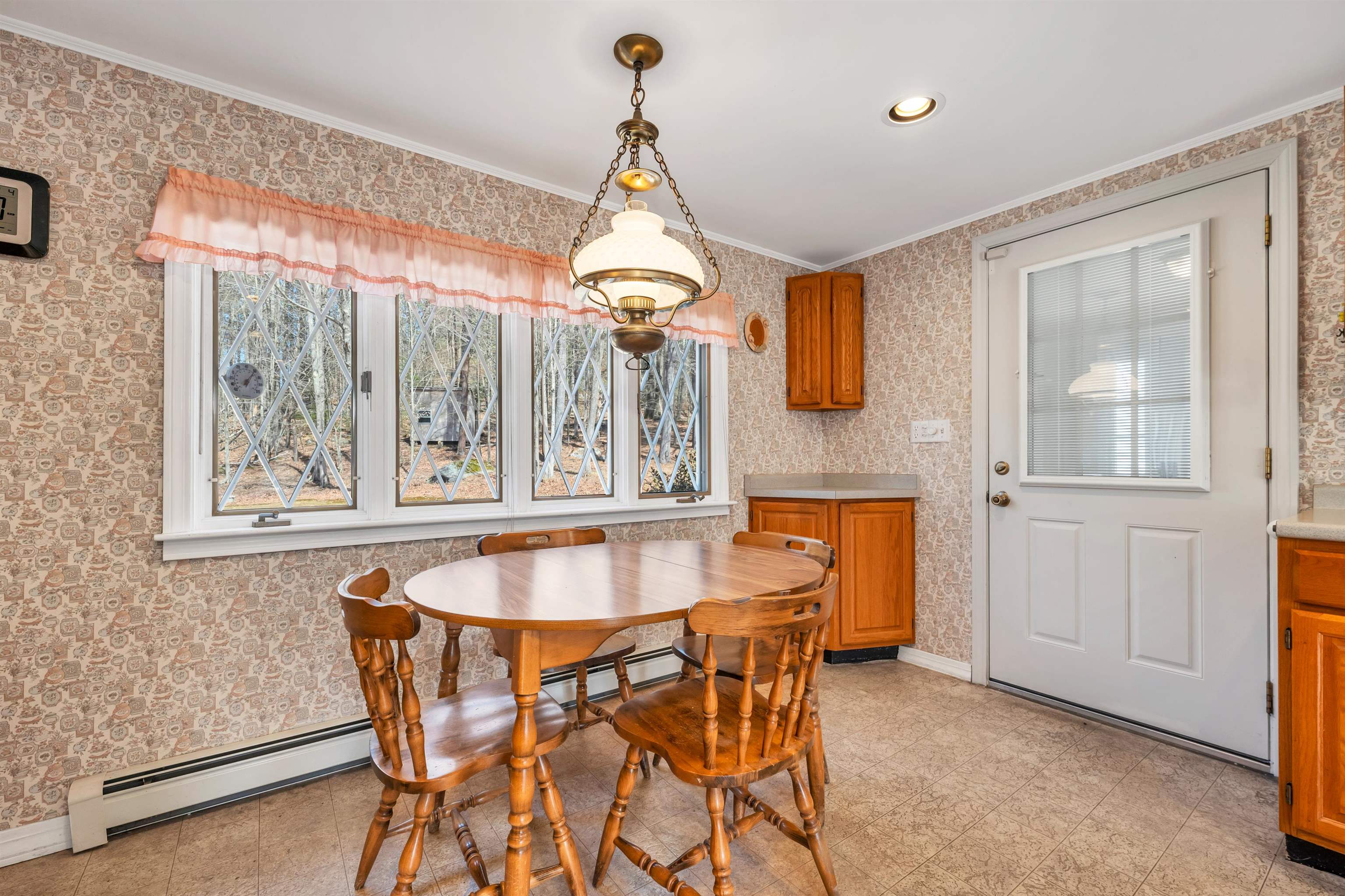 Franklin, New Hampshire 03235, United States, 2 Bedrooms Bedrooms, ,2 BathroomsBathrooms,Residential,Pending,104242