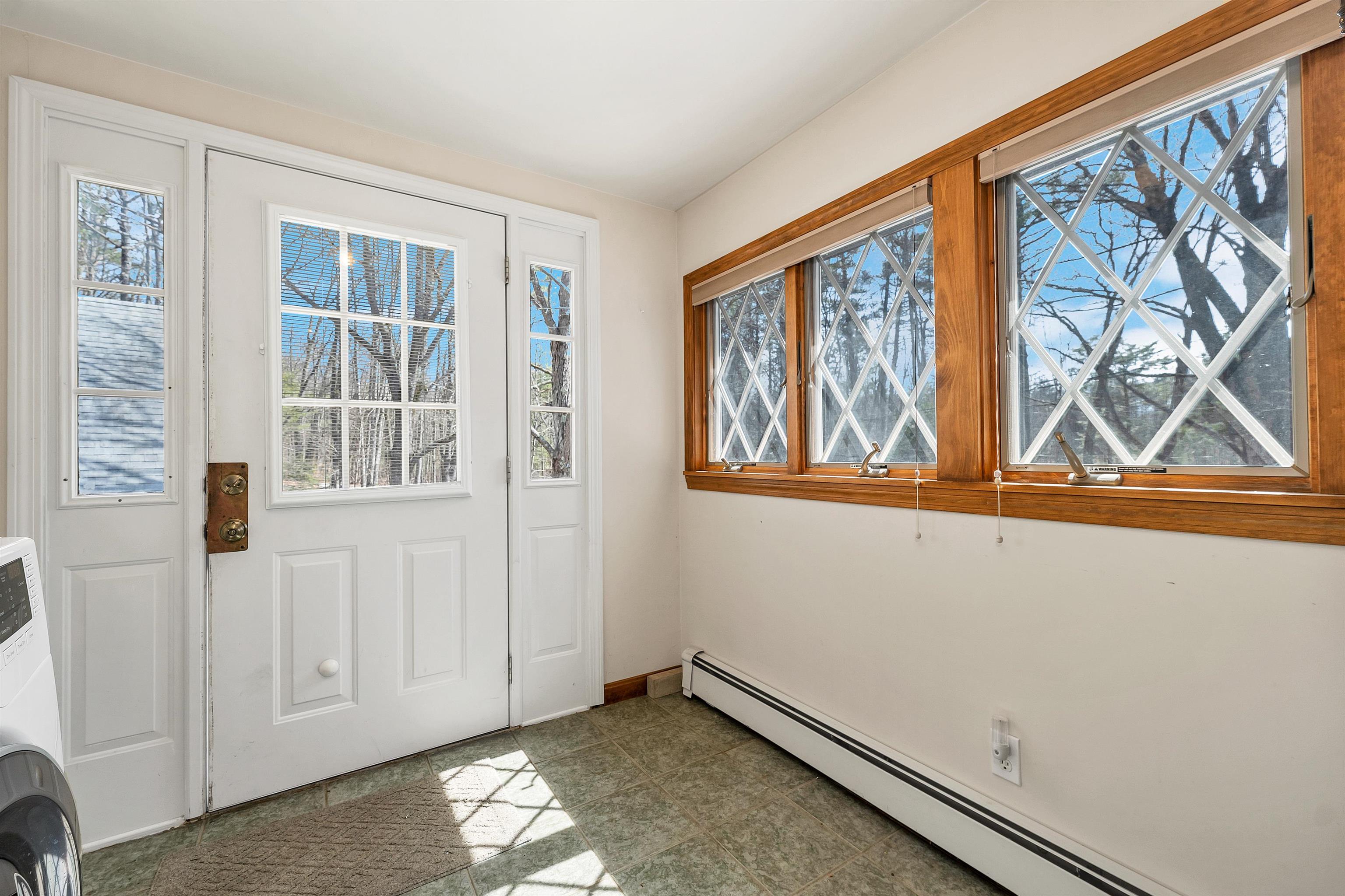 Franklin, New Hampshire 03235, United States, 2 Bedrooms Bedrooms, ,2 BathroomsBathrooms,Residential,Pending,104242