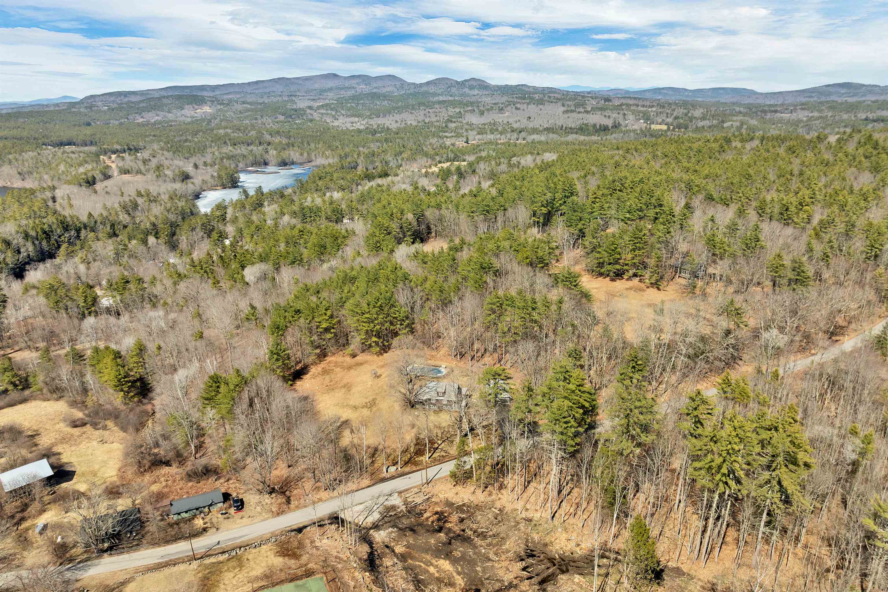 Franklin, New Hampshire 03235, United States, 2 Bedrooms Bedrooms, ,2 BathroomsBathrooms,Residential,Pending,104242