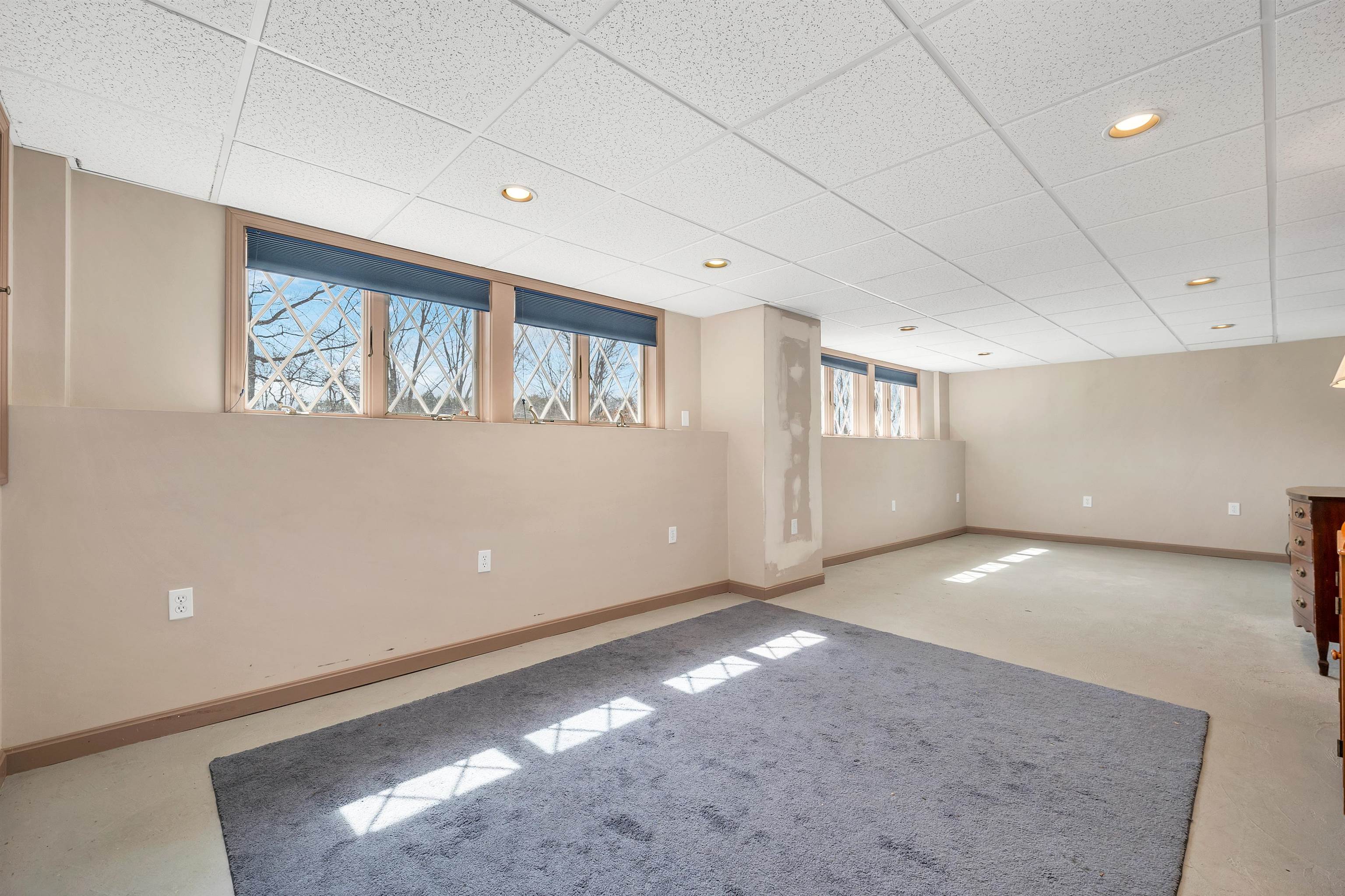 Franklin, New Hampshire 03235, United States, 2 Bedrooms Bedrooms, ,2 BathroomsBathrooms,Residential,Pending,104242