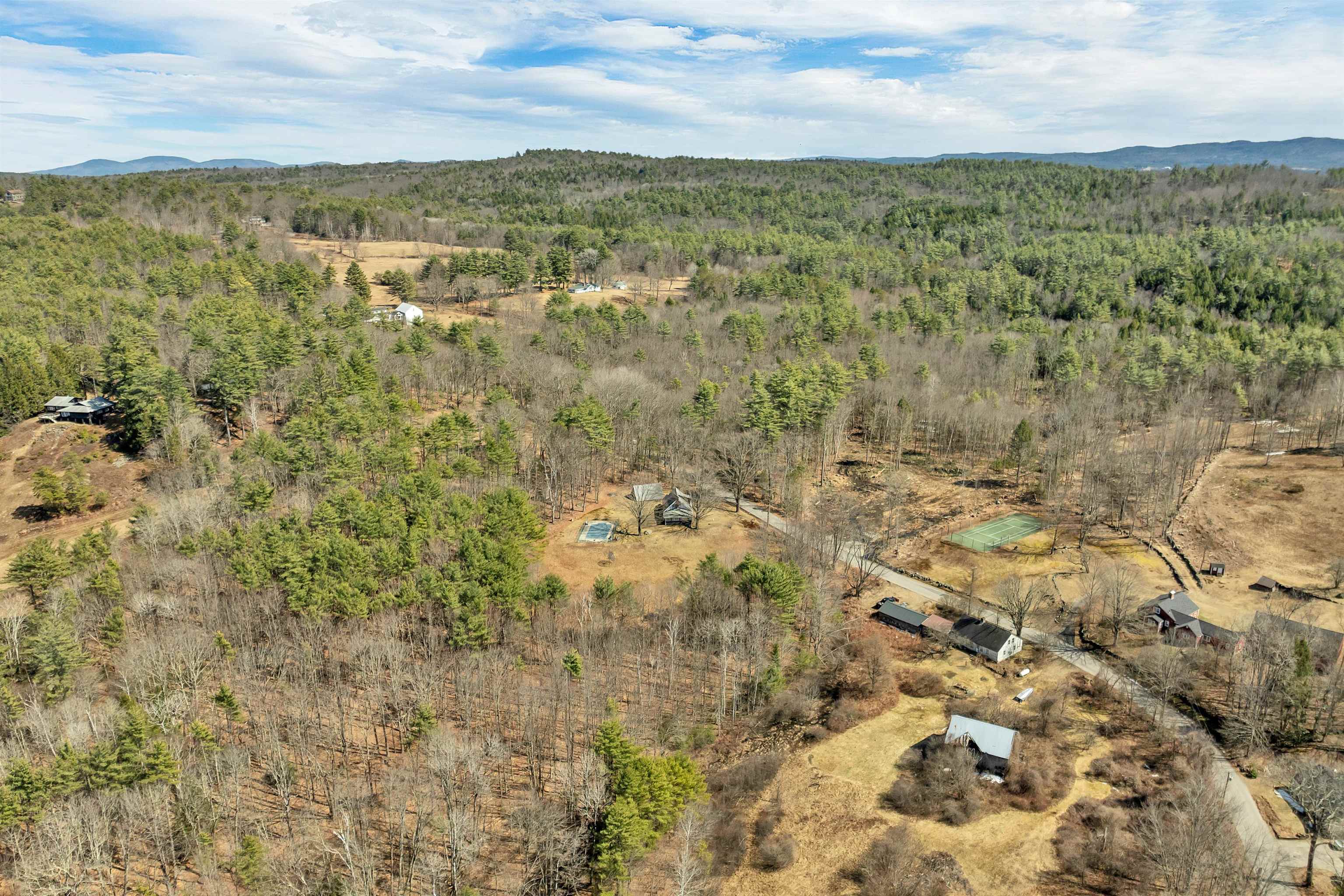 Franklin, New Hampshire 03235, United States, 2 Bedrooms Bedrooms, ,2 BathroomsBathrooms,Residential,Pending,104242