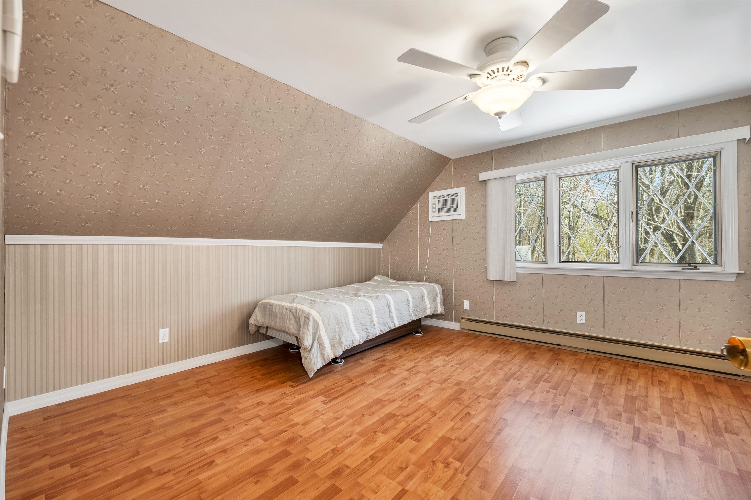 Franklin, New Hampshire 03235, United States, 2 Bedrooms Bedrooms, ,2 BathroomsBathrooms,Residential,Pending,104242