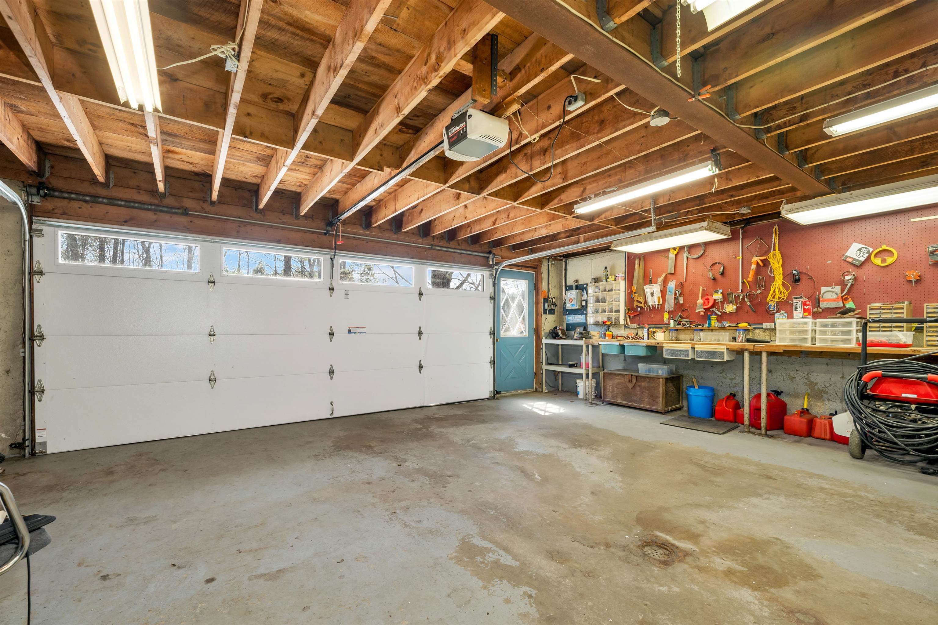 Franklin, New Hampshire 03235, United States, 2 Bedrooms Bedrooms, ,2 BathroomsBathrooms,Residential,Pending,104242