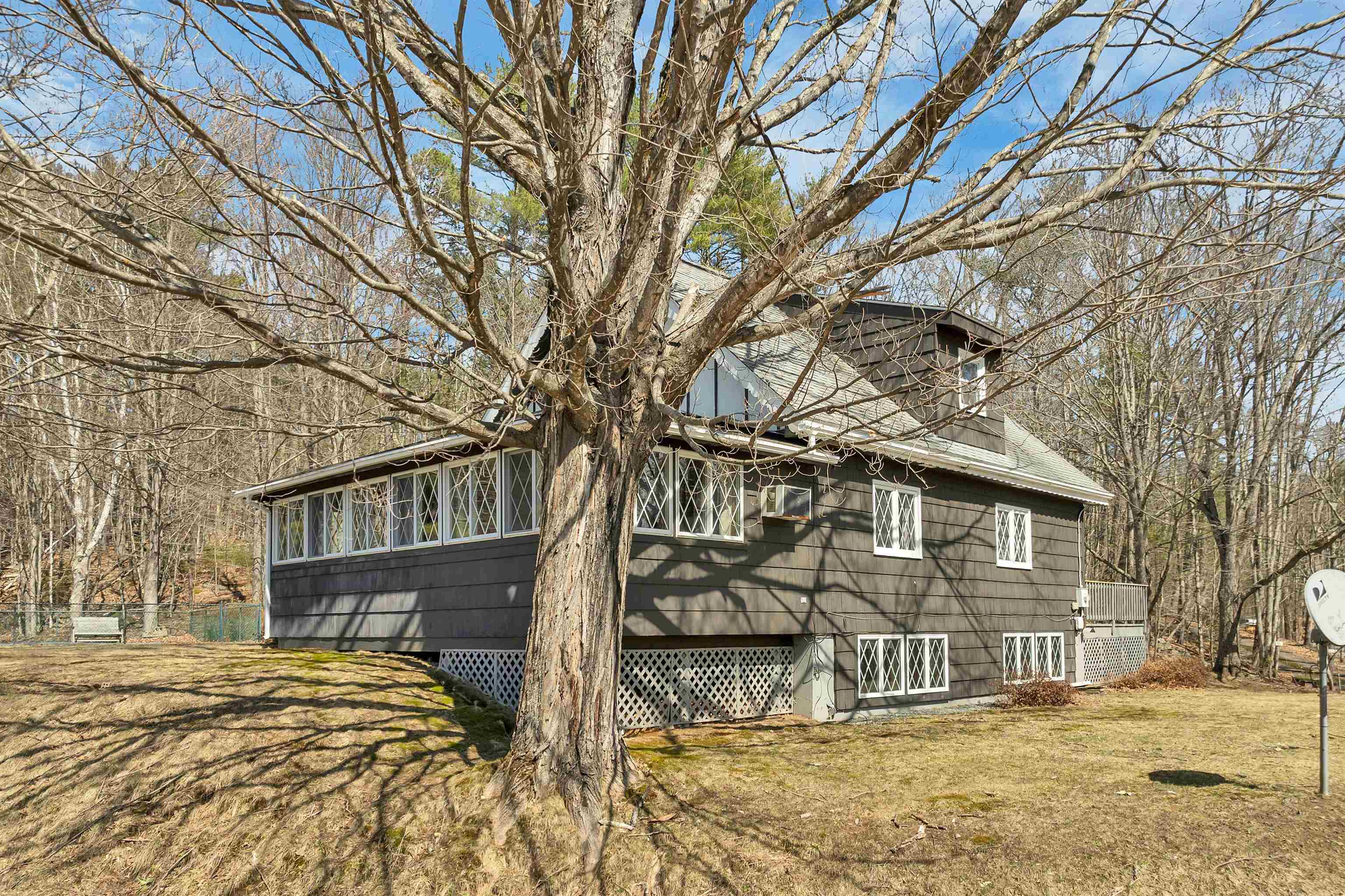 Franklin, New Hampshire 03235, United States, 2 Bedrooms Bedrooms, ,2 BathroomsBathrooms,Residential,Pending,104242